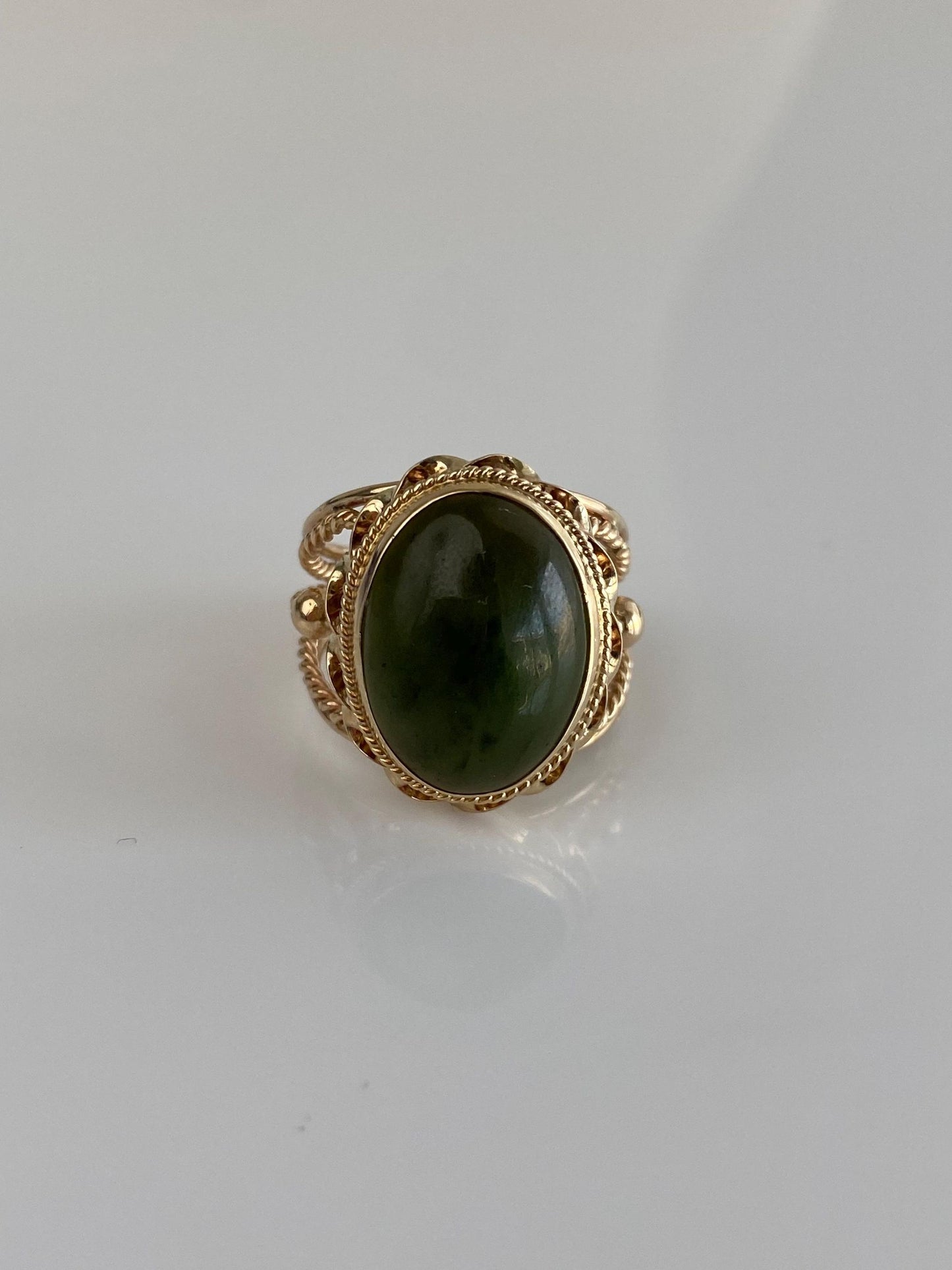 Vintage Solid 14k Yellow Gold Nephrite Jade Ring - Size 5.25