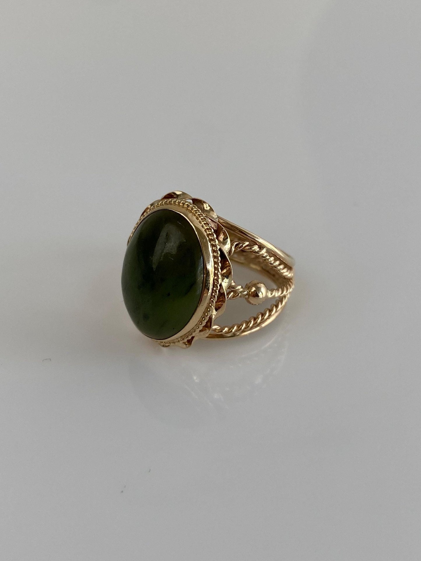 Vintage Solid 14k Yellow Gold Nephrite Jade Ring - Size 5.25