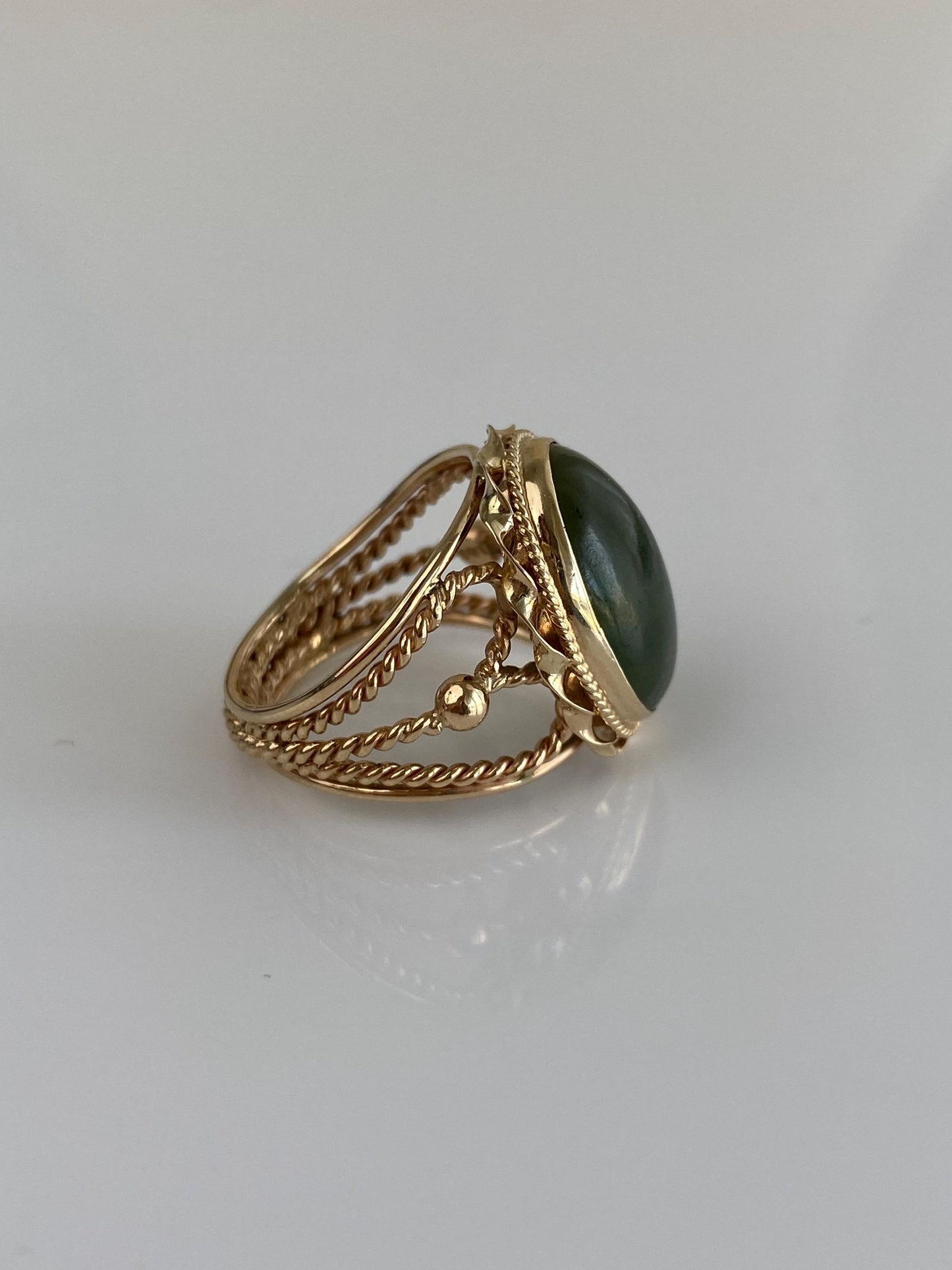 Vintage Solid 14k Yellow Gold Nephrite Jade Ring - Size 5.25