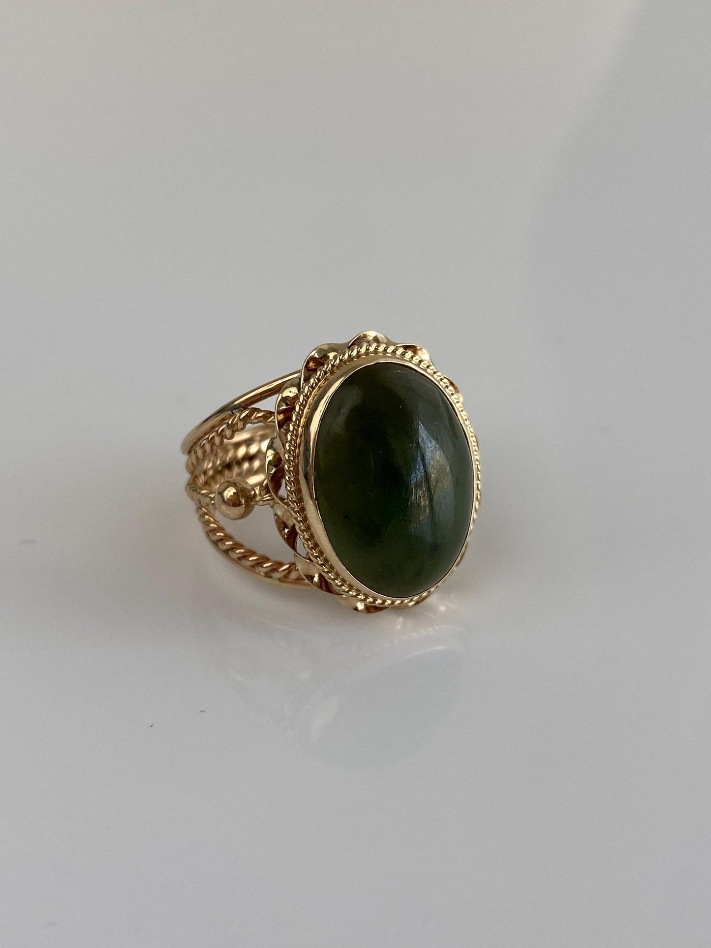 Vintage Solid 14k Yellow Gold Nephrite Jade Ring - Size 5.25