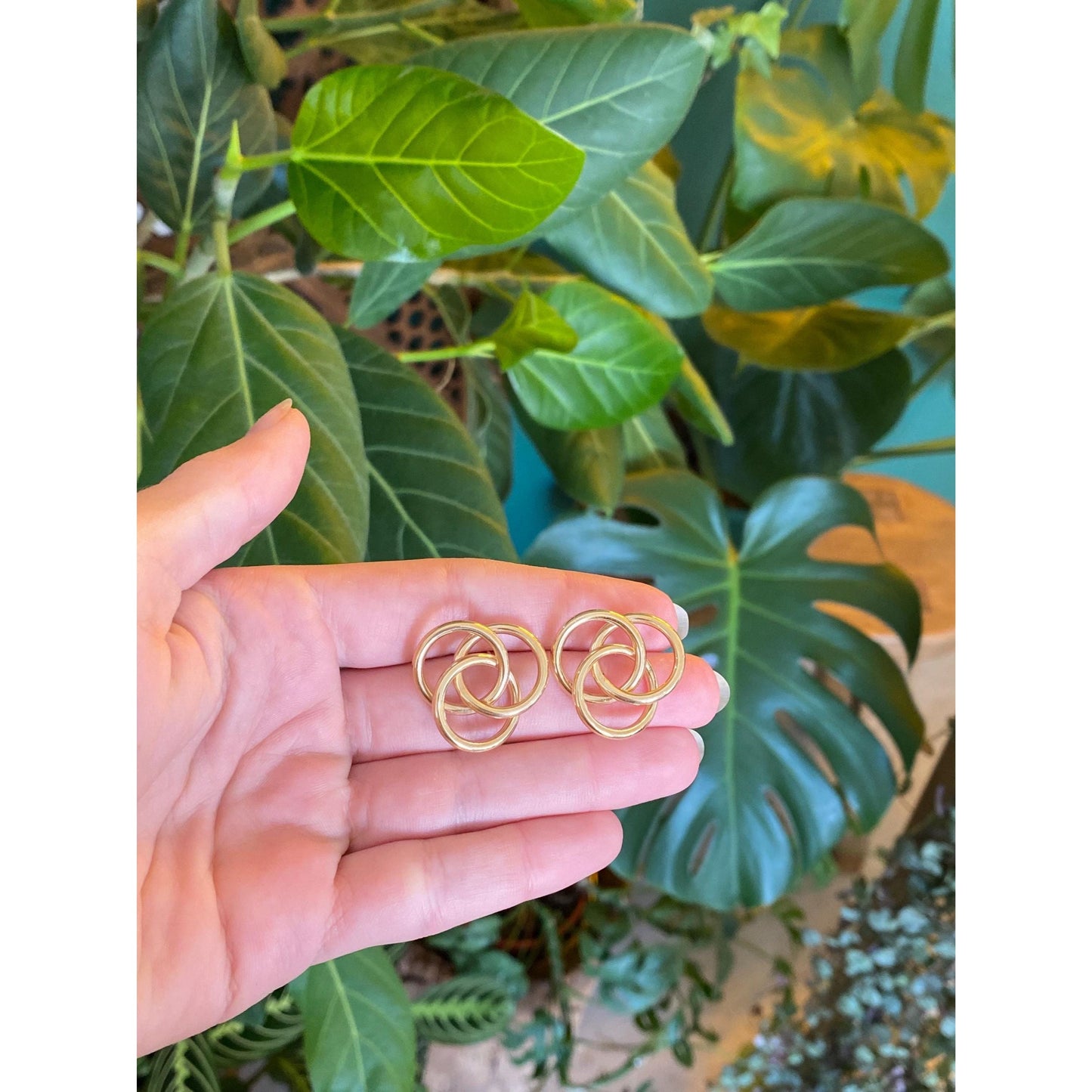 Vintage 14k Yellow Gold Knot Stud Earrings