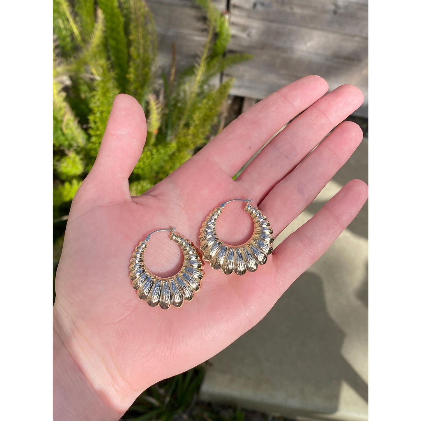 Vintage 14k Yellow Gold Textured Scalloped Hoop Earrings