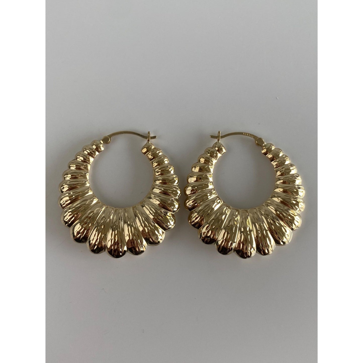 Vintage 14k Yellow Gold Textured Scalloped Hoop Earrings