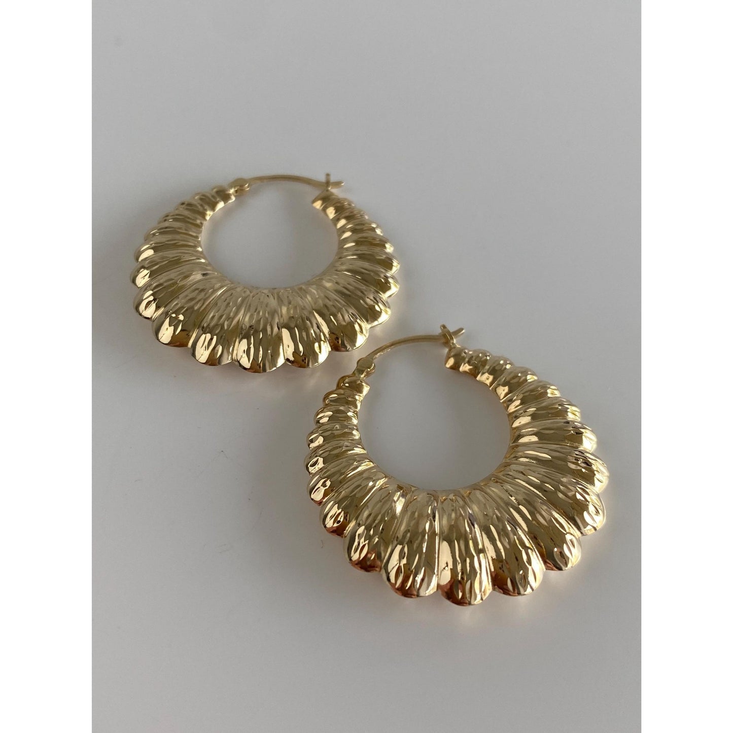 Vintage 14k Yellow Gold Textured Scalloped Hoop Earrings