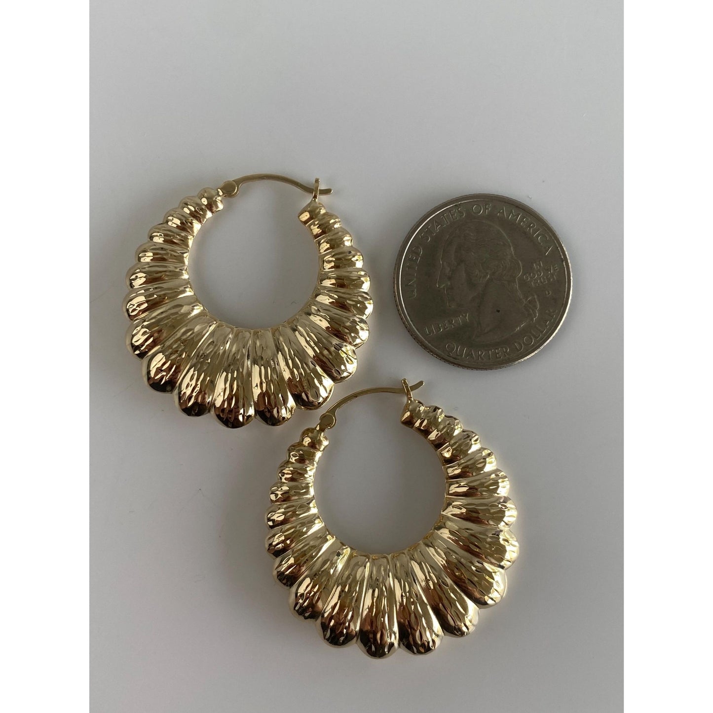 Vintage 14k Yellow Gold Textured Scalloped Hoop Earrings