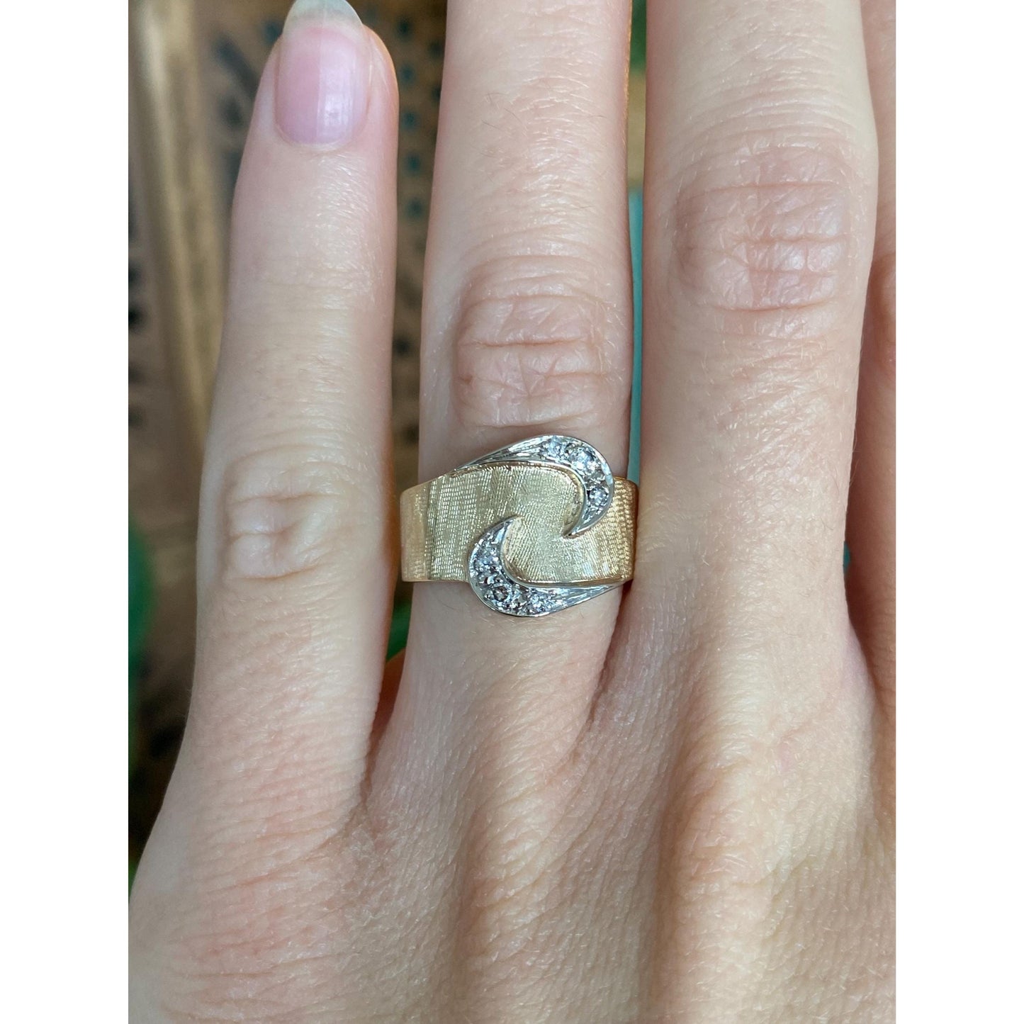 Vintage Solid 14k White & Yellow Gold Diamond Design Ring Band - Size 5.5