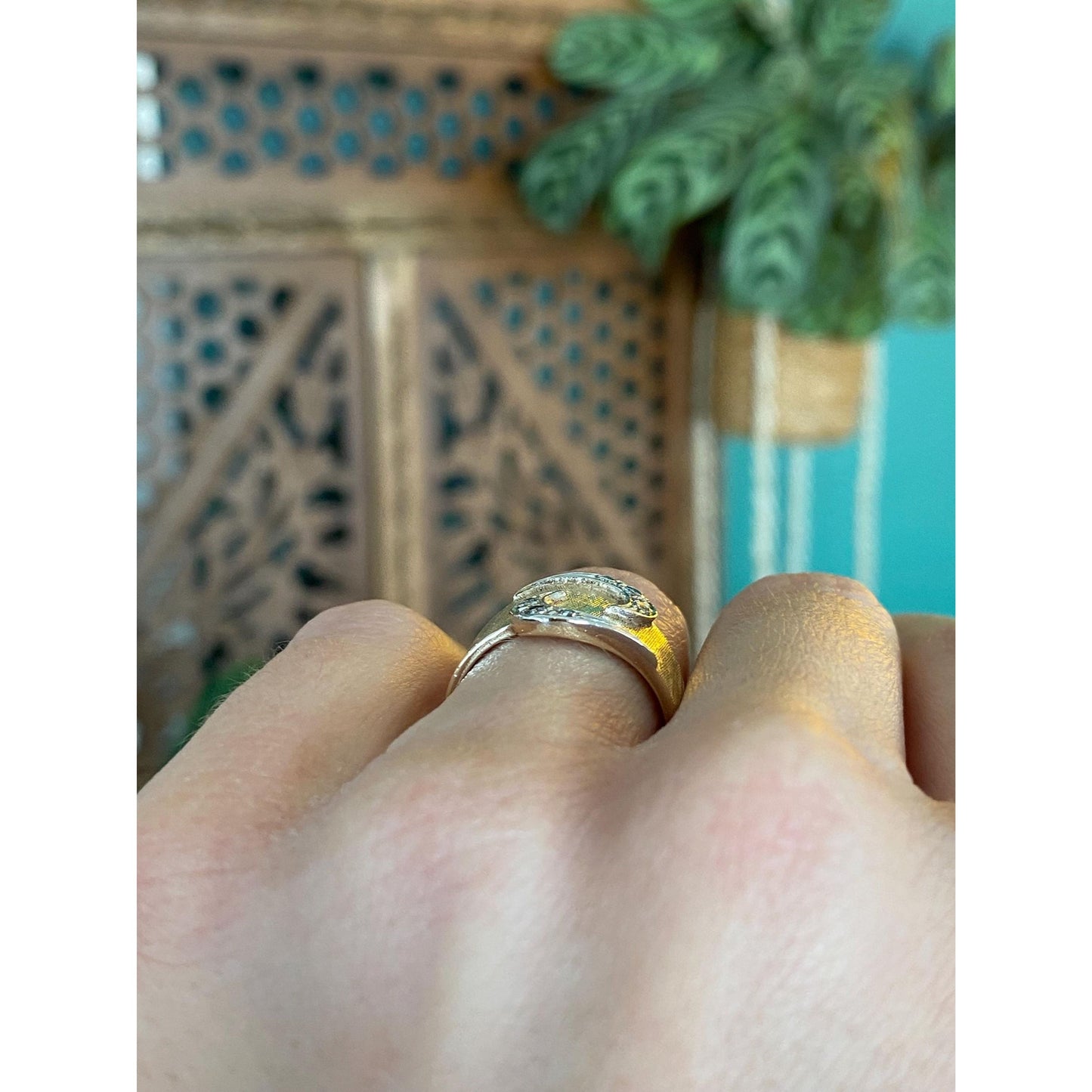 Vintage Solid 14k White & Yellow Gold Diamond Design Ring Band - Size 5.5