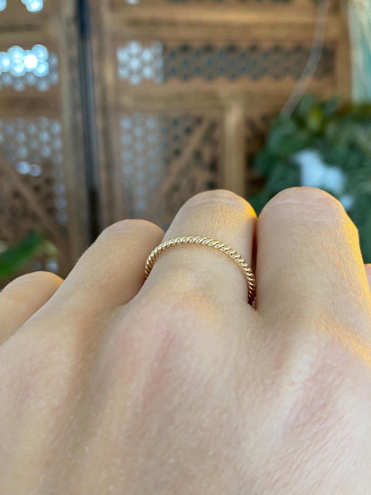 Vintage Solid 14k Yellow Gold Twist Wire Ring Band - Size 7.25