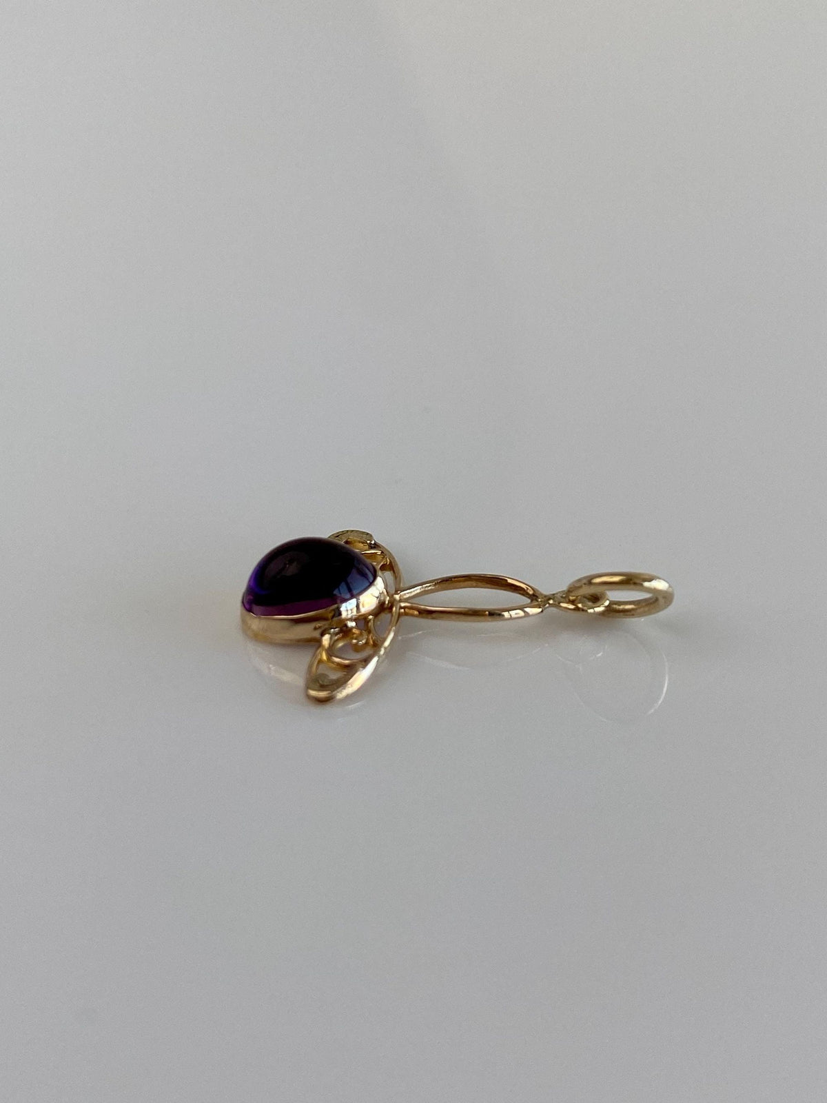 Vintage Solid 14k Yellow Gold Amethyst Cabochon Charm