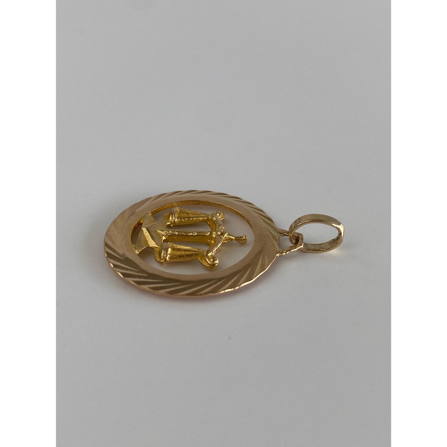 Vintage Solid 18k Yellow Gold Engine Turned Libra Scales Charm