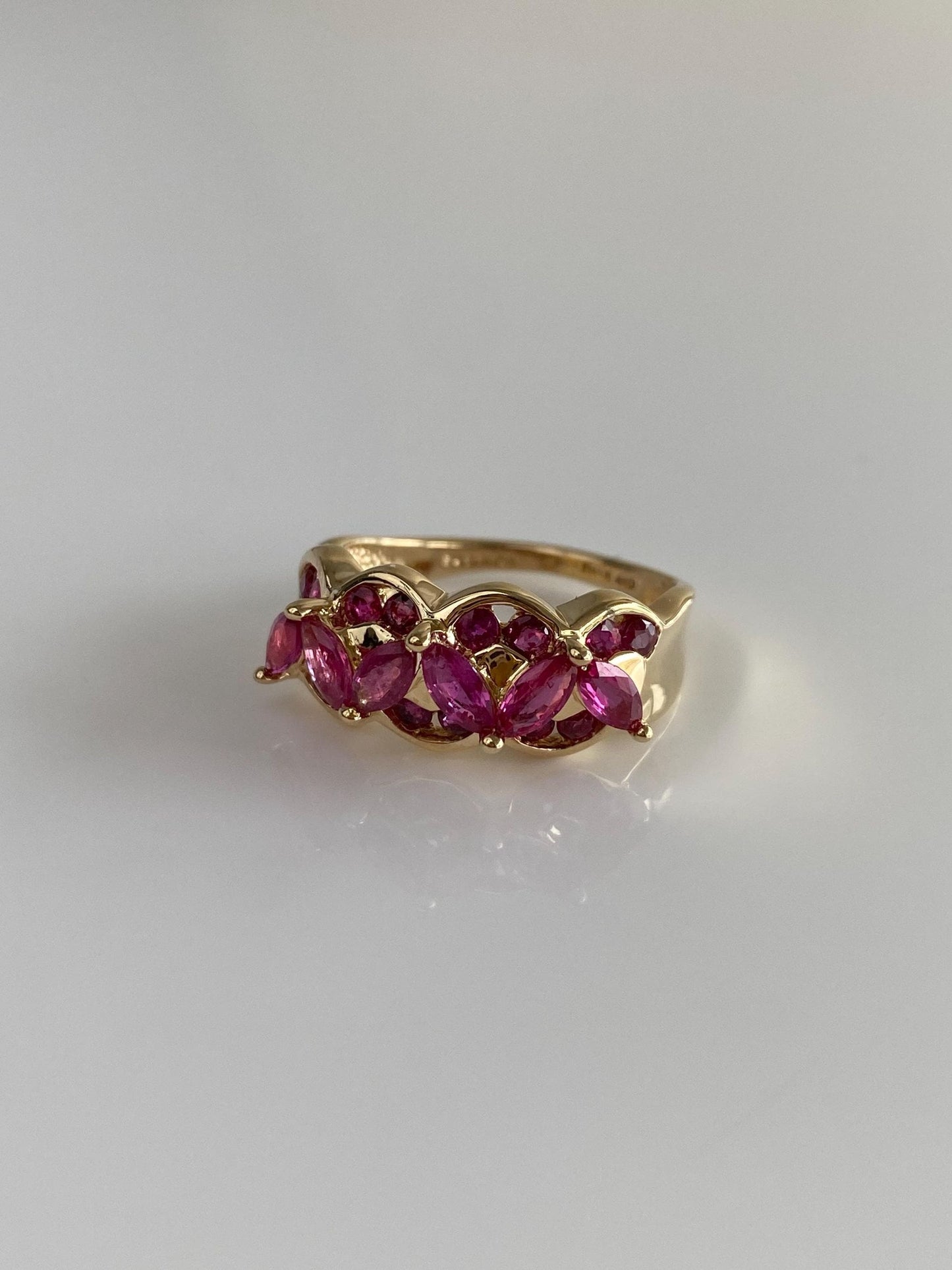Vintage Solid 14k Yellow Gold Marquis Pink Sapphire Ring - Size 6.75