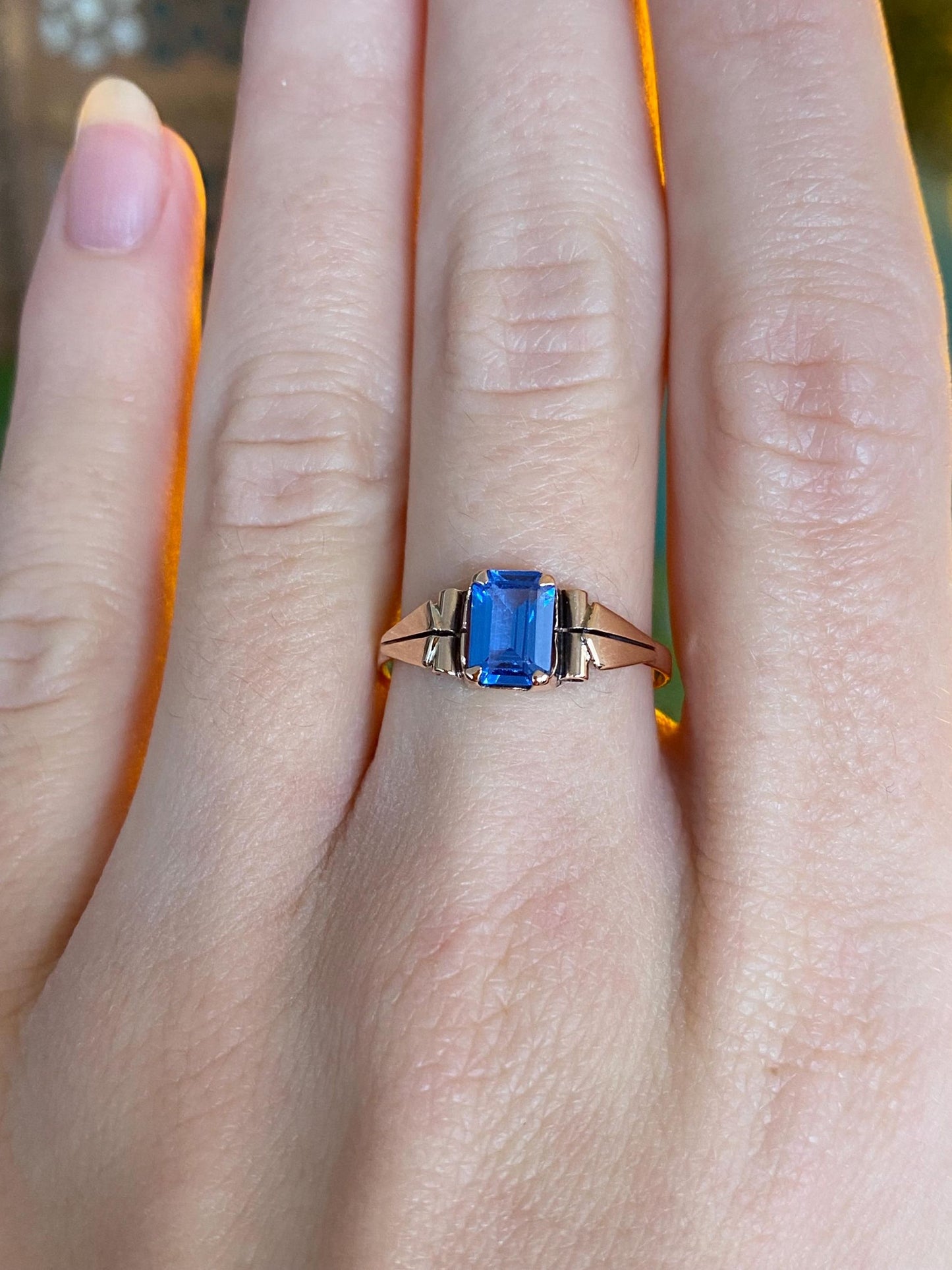 Vintage Solid 14k Rosey Gold Blue Spinel Ring - Size 7.75
