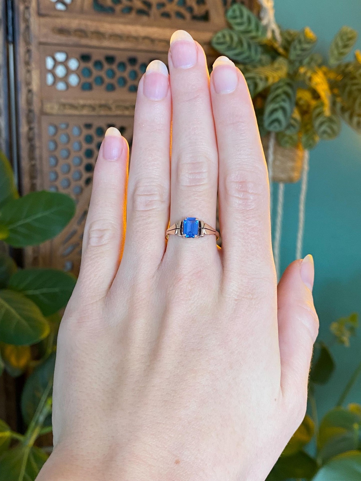 Vintage Solid 14k Rosey Gold Blue Spinel Ring - Size 7.75