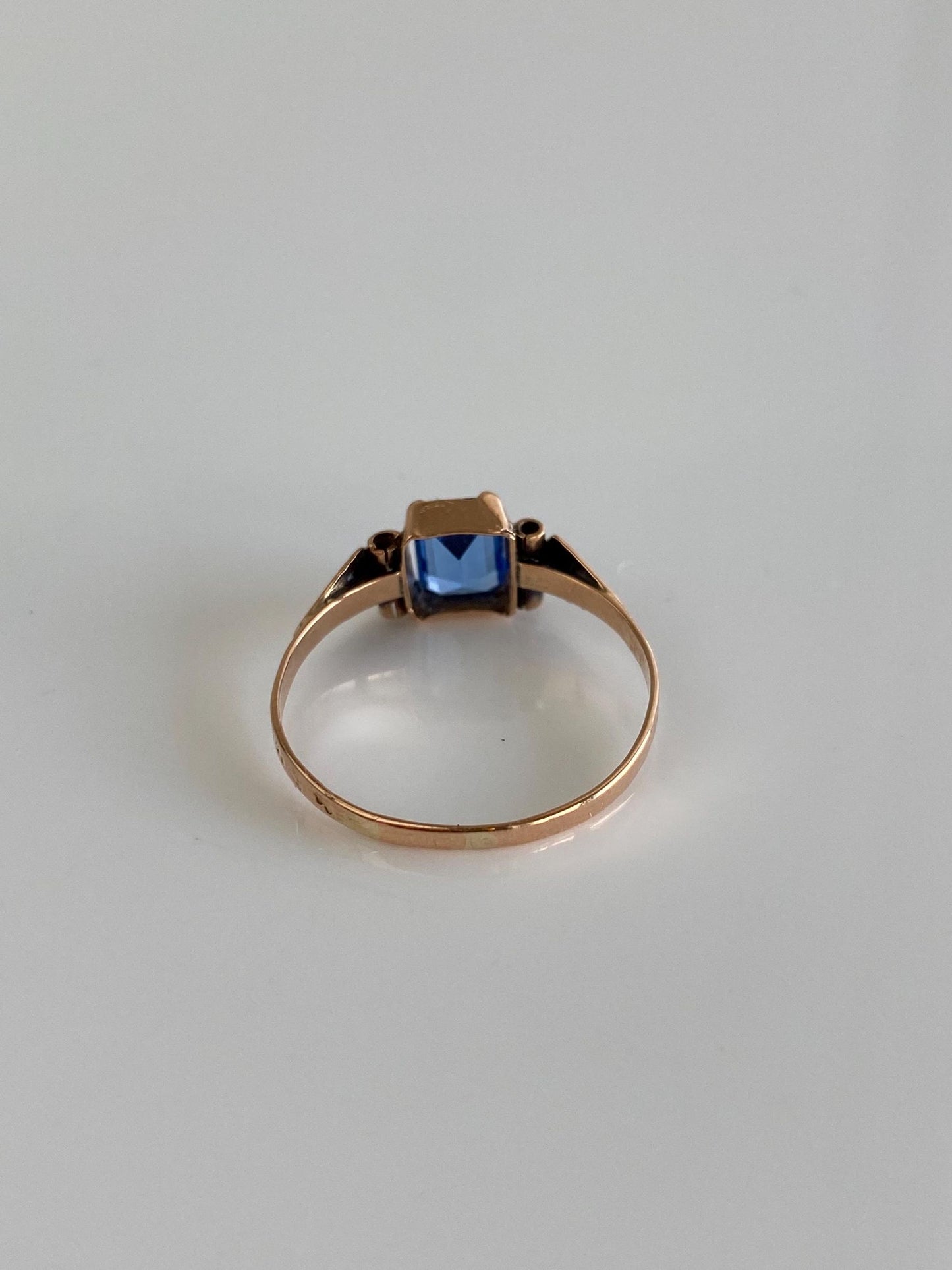 Vintage Solid 14k Rosey Gold Blue Spinel Ring - Size 7.75