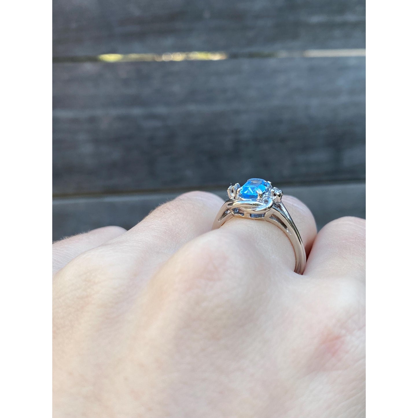 Solid 14k White Gold Diamond Light Blue Cubic Zirconia Ring - Size 7.25