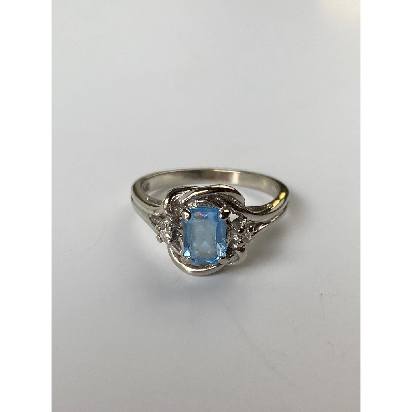 Solid 14k White Gold Diamond Light Blue Cubic Zirconia Ring - Size 7.25