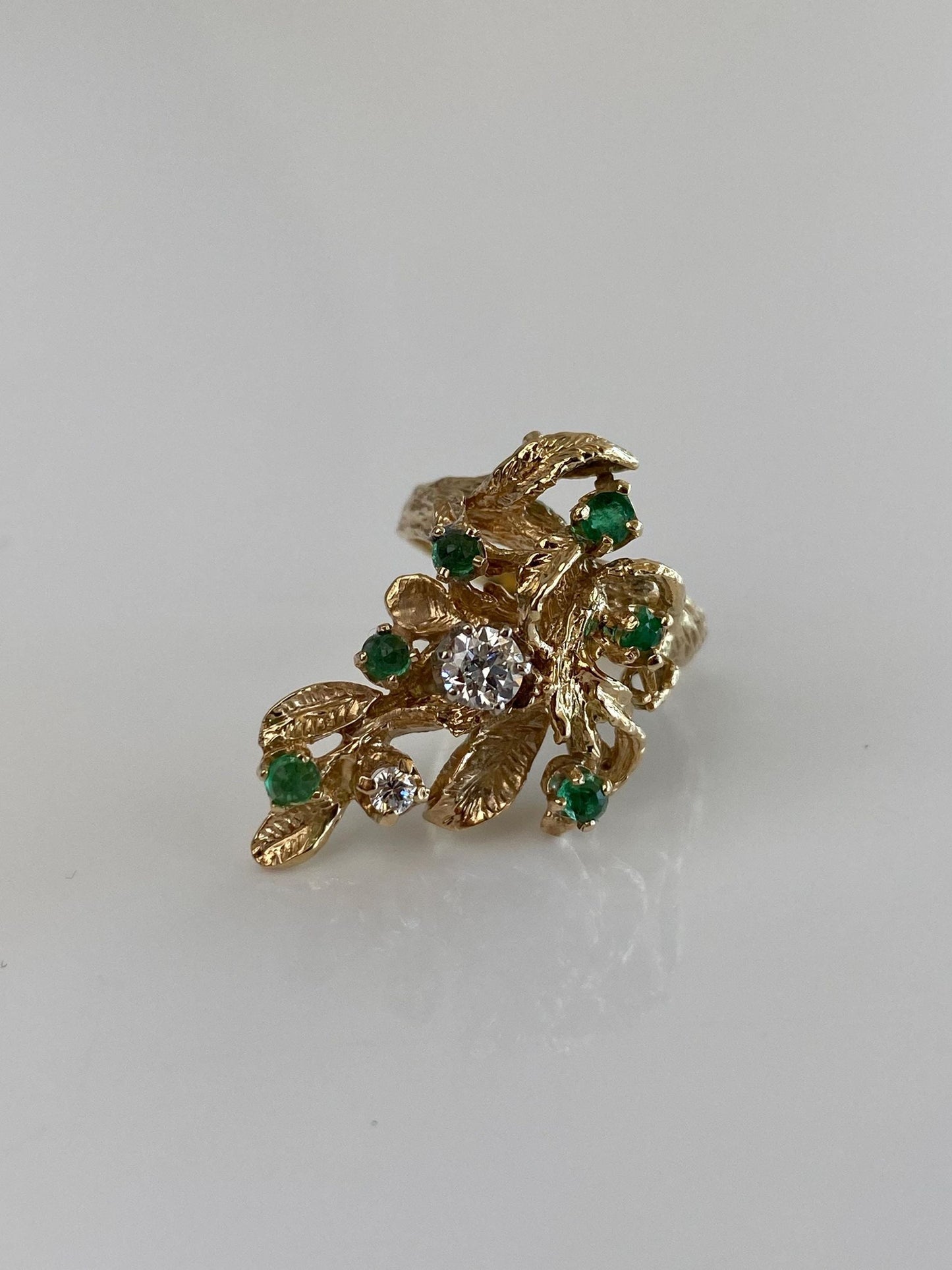 Vintage Solid 14k Yellow Gold Diamond Emerald Leaves Ring - Size 4.5