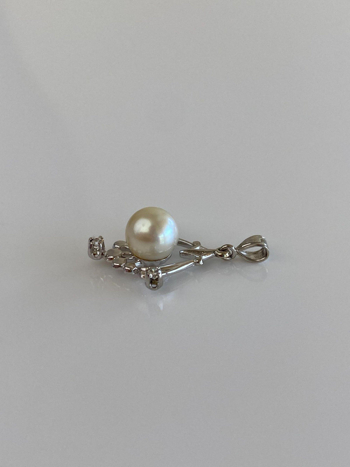 Vintage Solid 14k White Gold Clear Sapphire Pearl Charm