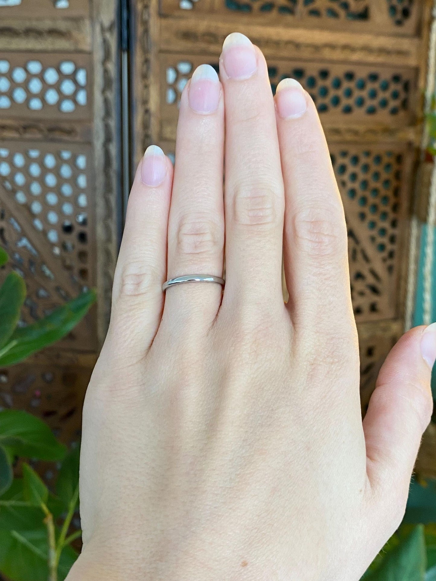 Vintage Solid 18k White Gold Ring Band - Size 5.75