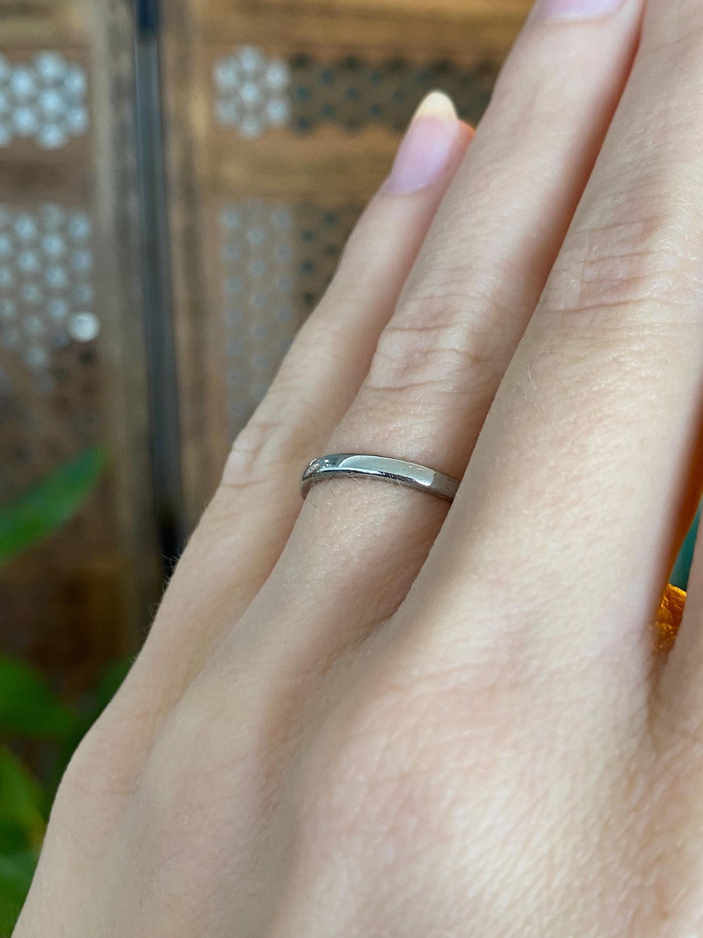 Vintage Solid 18k White Gold Ring Band - Size 5.75