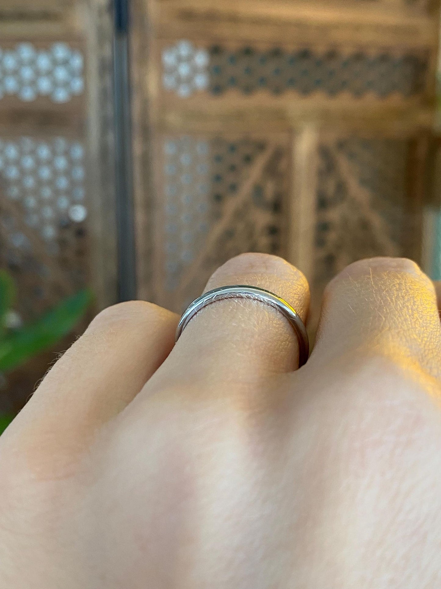 Vintage Solid 18k White Gold Ring Band - Size 5.75