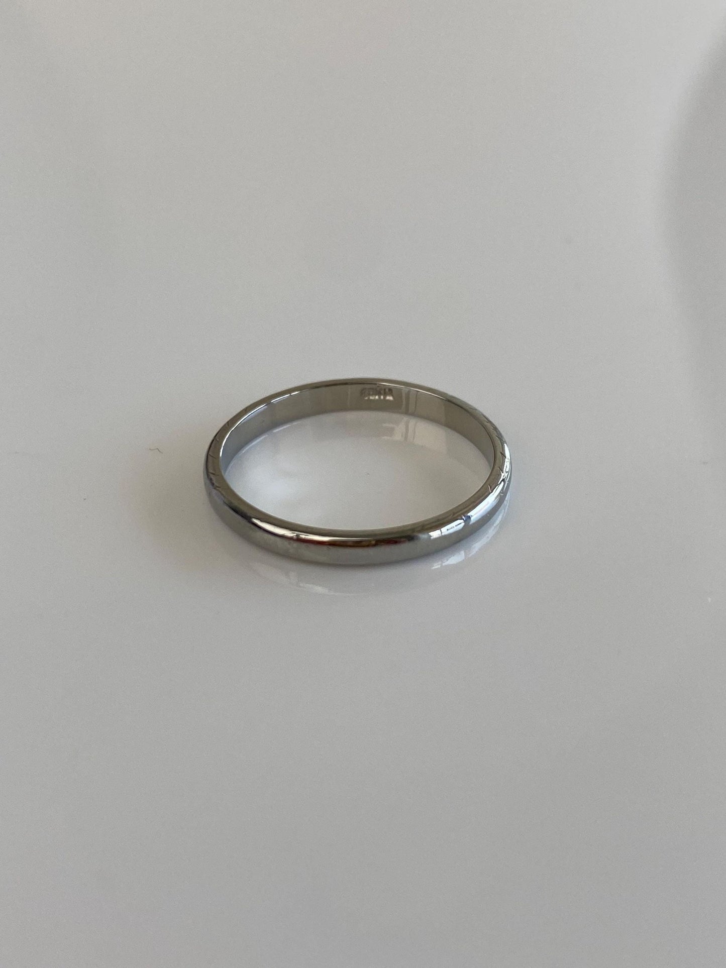 Vintage Solid 18k White Gold Ring Band - Size 5.75