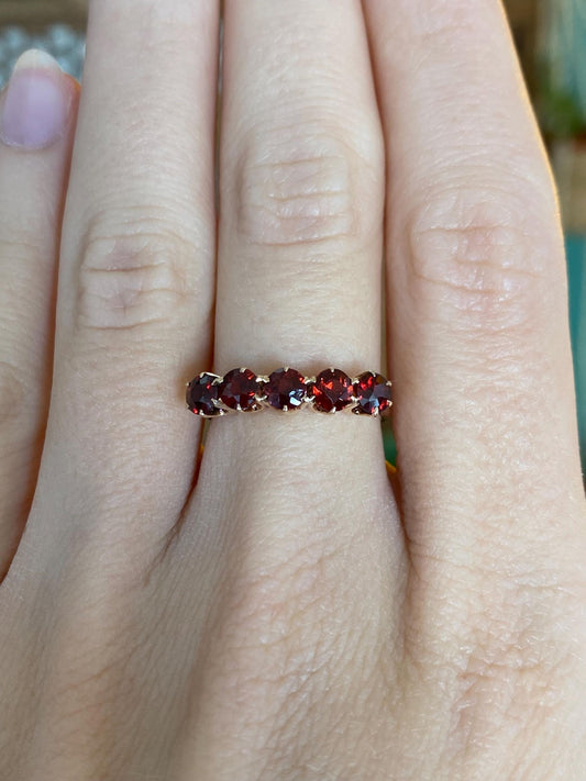 Vintage Solid 9k Yellow Gold Garnet Row Ring - Size 6.25