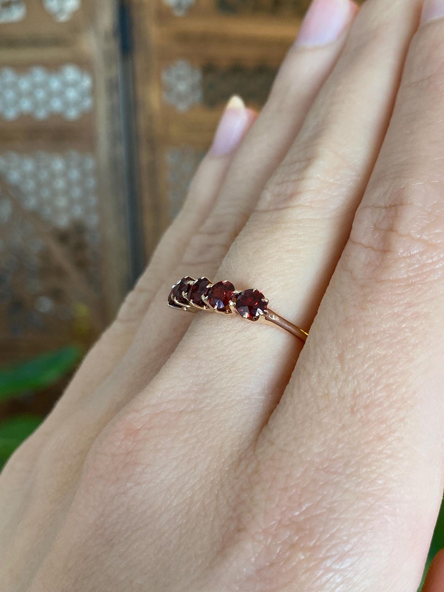 Vintage Solid 9k Yellow Gold Garnet Row Ring - Size 6.25