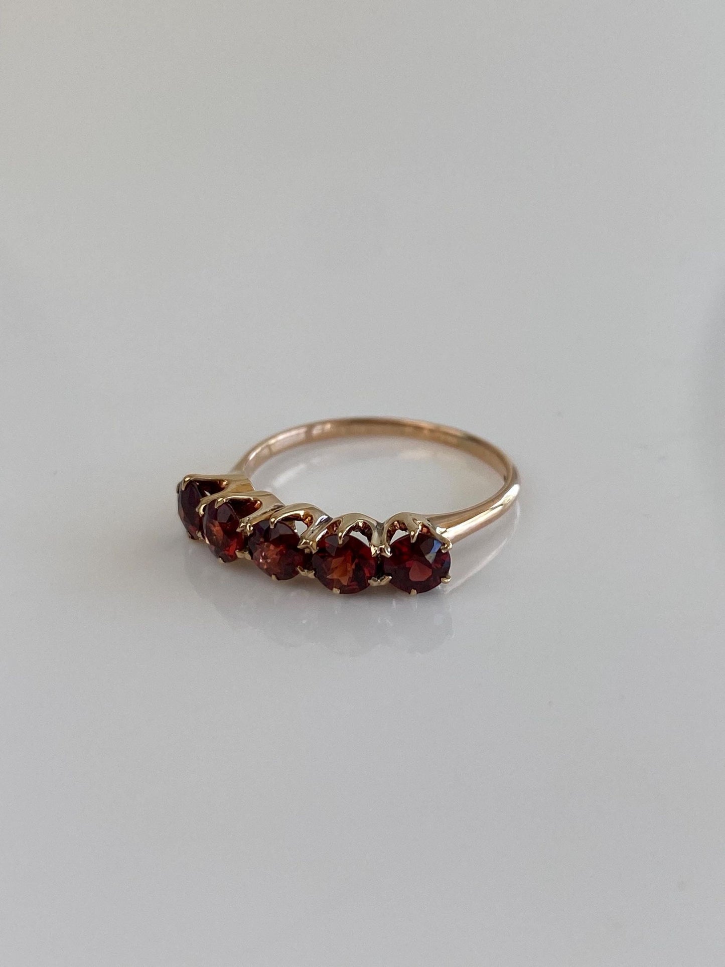 Vintage Solid 9k Yellow Gold Garnet Row Ring - Size 6.25
