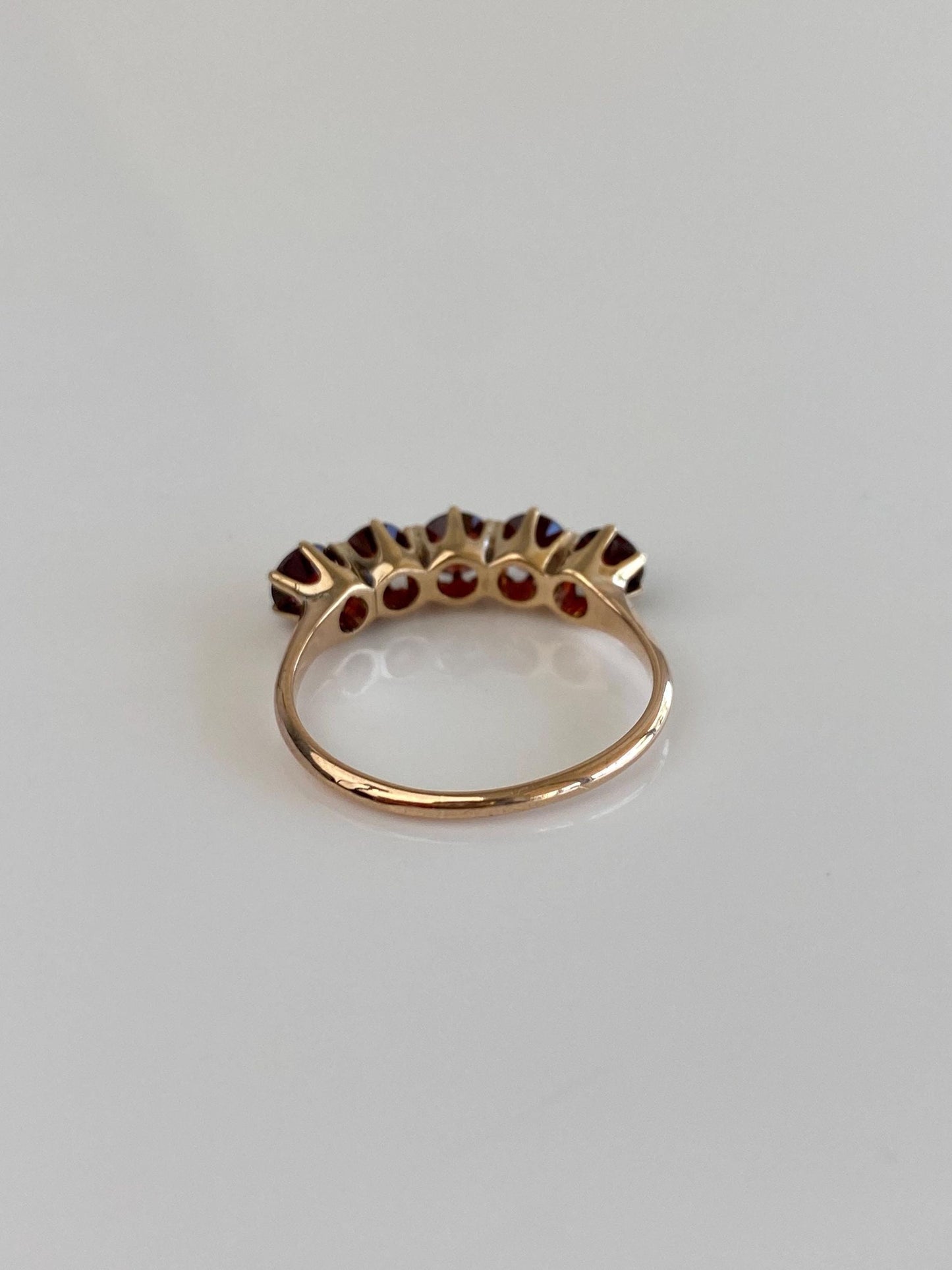 Vintage Solid 9k Yellow Gold Garnet Row Ring - Size 6.25