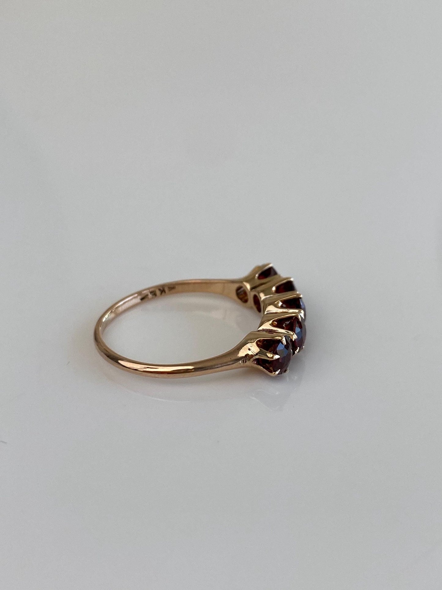 Vintage Solid 9k Yellow Gold Garnet Row Ring - Size 6.25