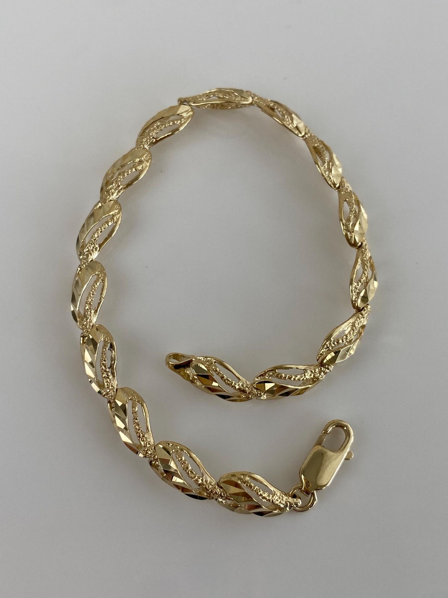 Vintage Solid 10k Yellow Gold Diamond Cut Link Bracelet - 6.75 inches