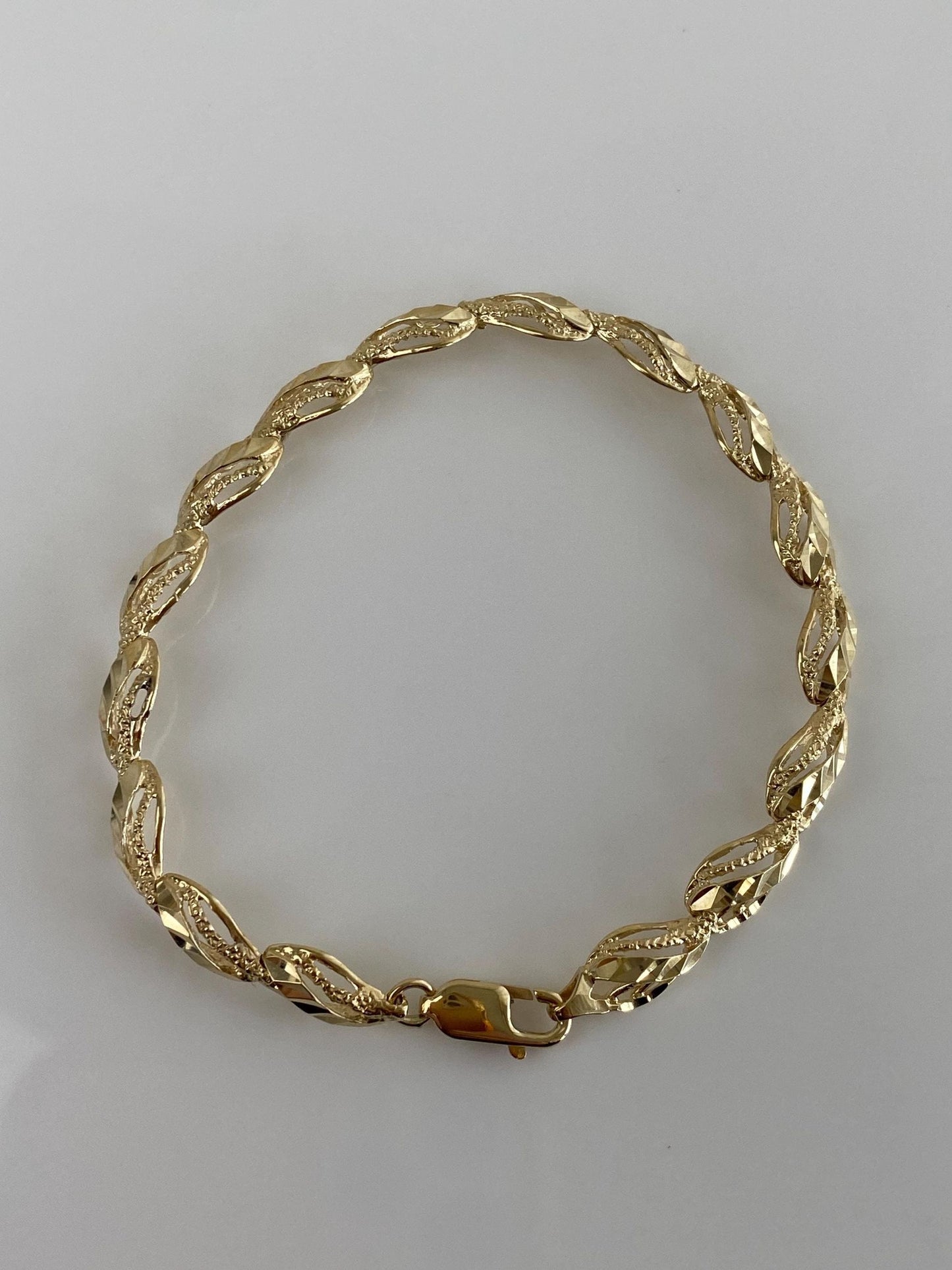 Vintage Solid 10k Yellow Gold Diamond Cut Link Bracelet - 6.75 inches