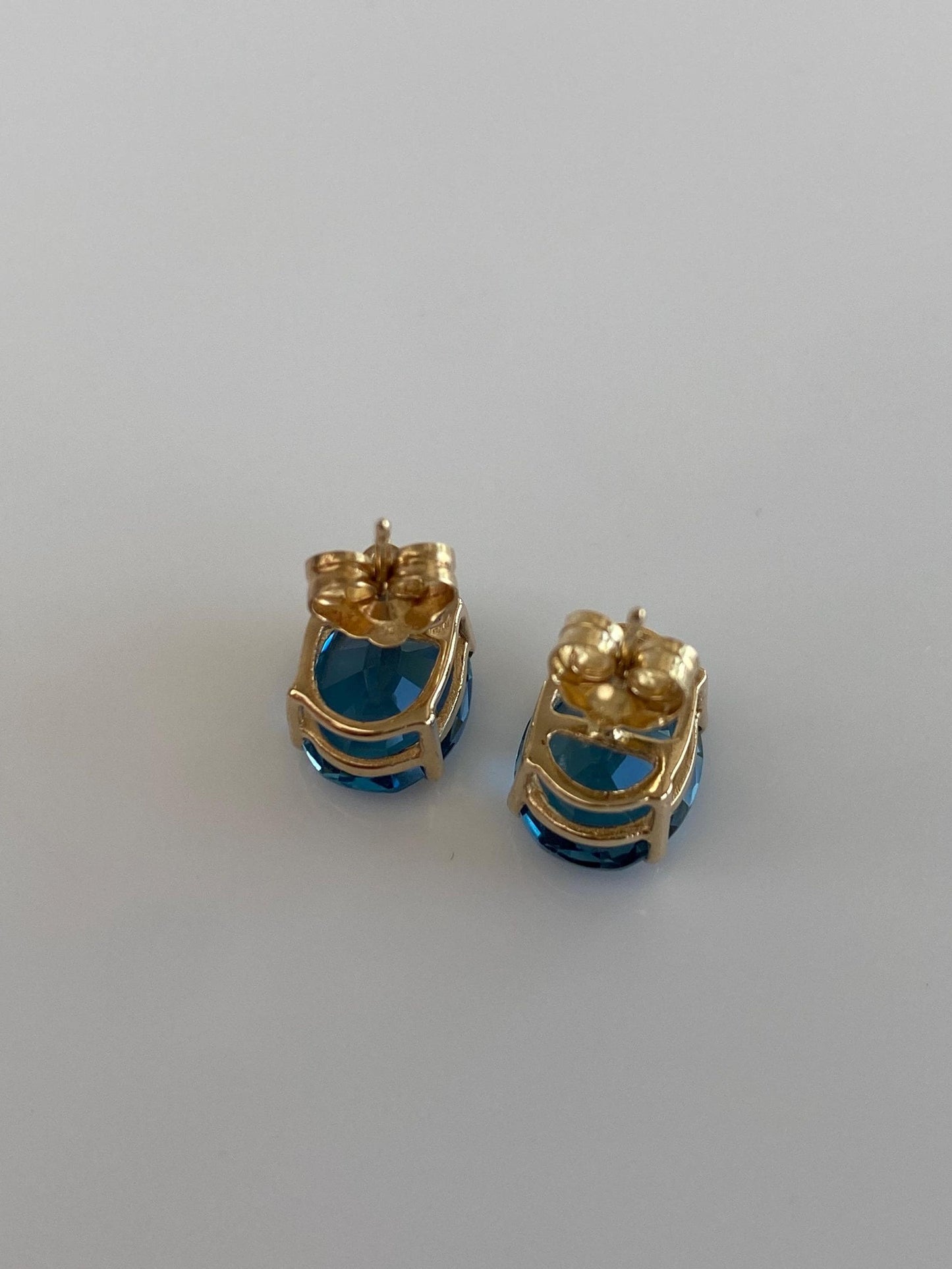 Vintage Solid 14k Yellow Gold Topaz Stud Earrings