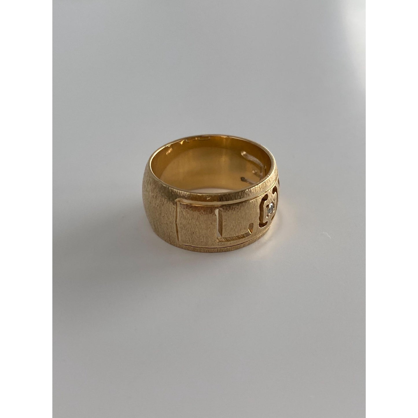 Vintage Solid 14k Yellow Gold Diamond Satin 'Love' Ring Band - Size 6.25