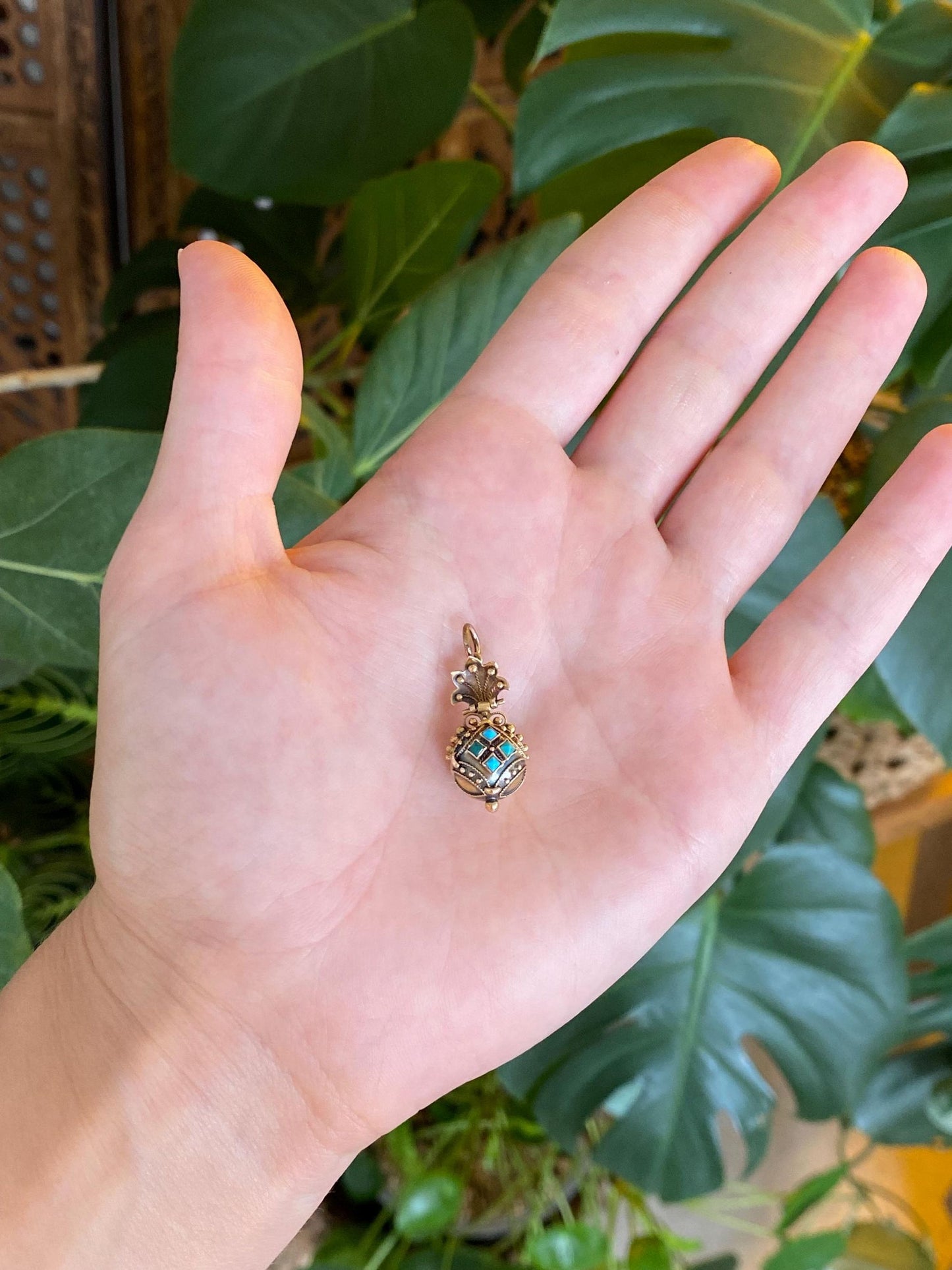 Vintage 20k Yellow Gold Turquoise Granuales Ball Charm