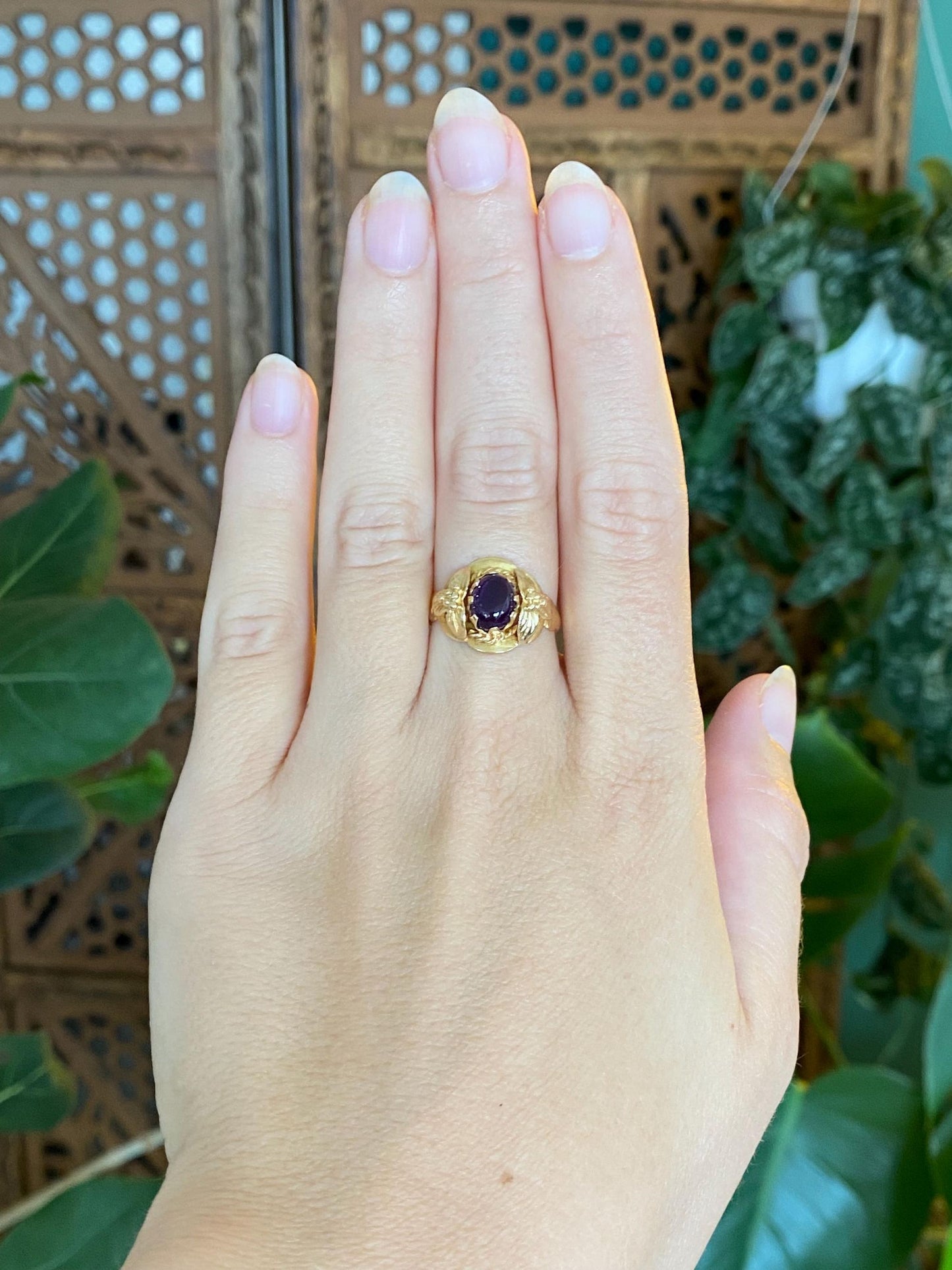 Vintage Solid 18k Yellow Gold Amethyst Leaves Design Ring - Size 6.75