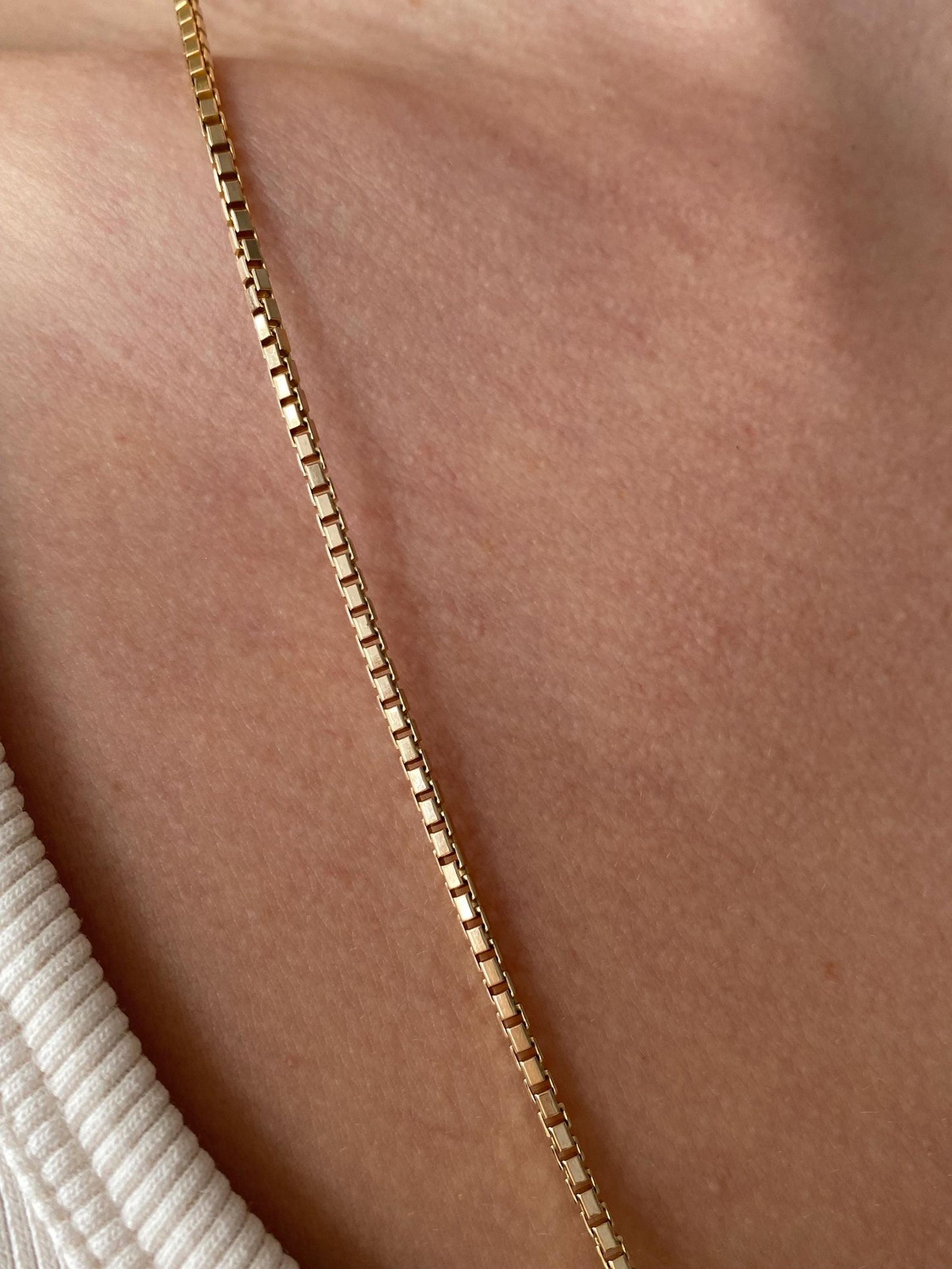 Vintage Solid 10k Yellow Gold Long Chunky Box Chain Necklace - 26.75 inches