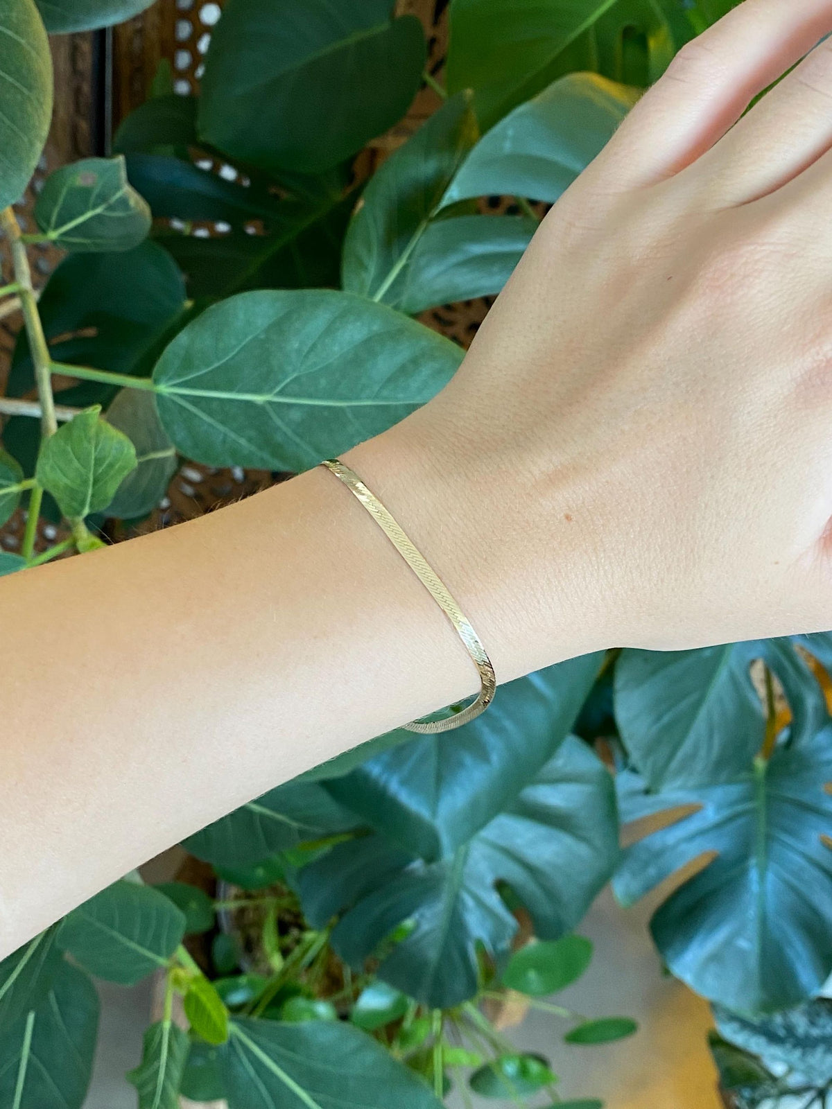 Vintage Solid 14k Yellow Gold Slim Herringbone Chain Bracelet - 7.25 inches
