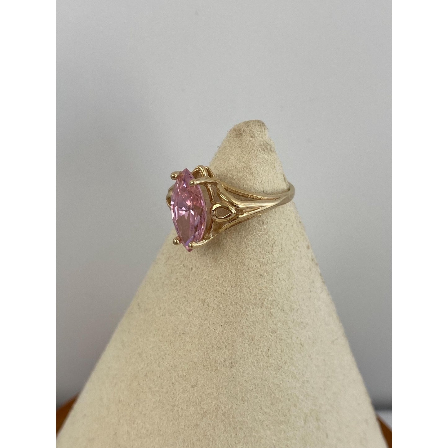 Vintage Solid 10k Yellow Gold Pink Cubic Zirconia Marquis Ring - Size 6.5