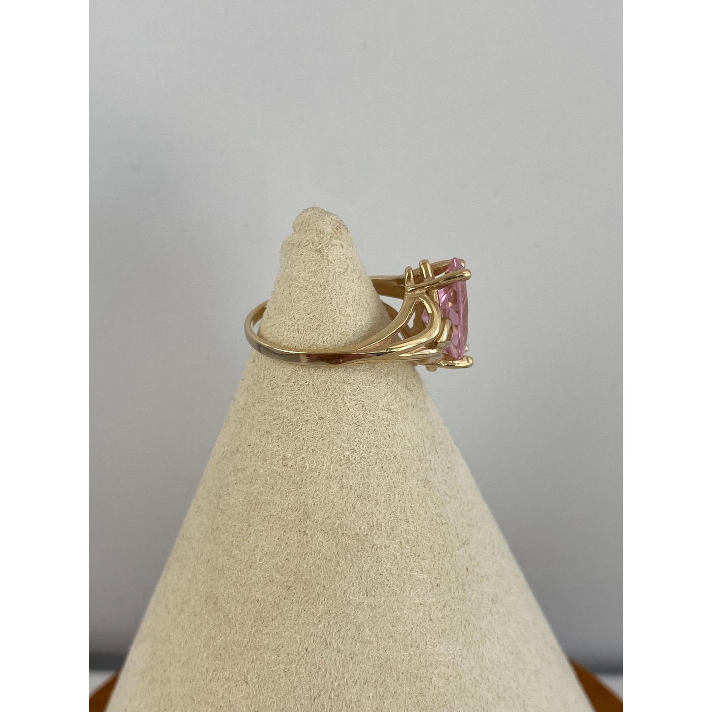 Vintage Solid 10k Yellow Gold Pink Cubic Zirconia Marquis Ring - Size 6.5