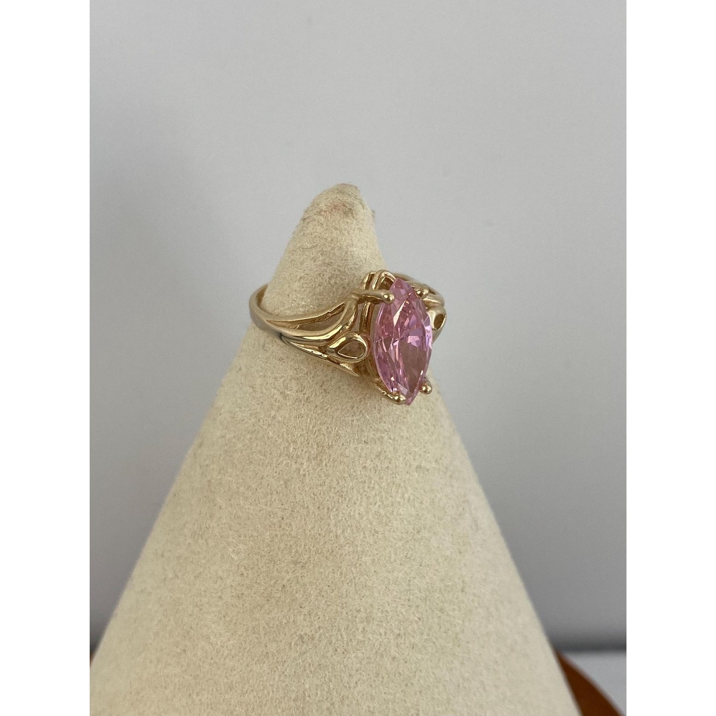 Vintage Solid 10k Yellow Gold Pink Cubic Zirconia Marquis Ring - Size 6.5