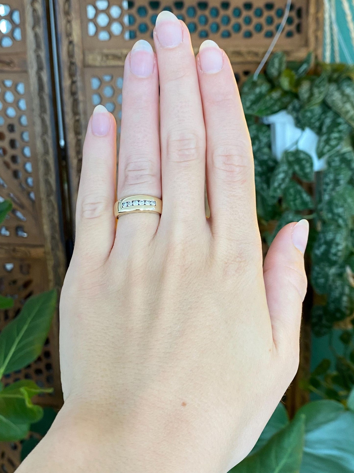 Vintage Solid 10k Yellow Gold Diamond Ring Band - Size 4.5