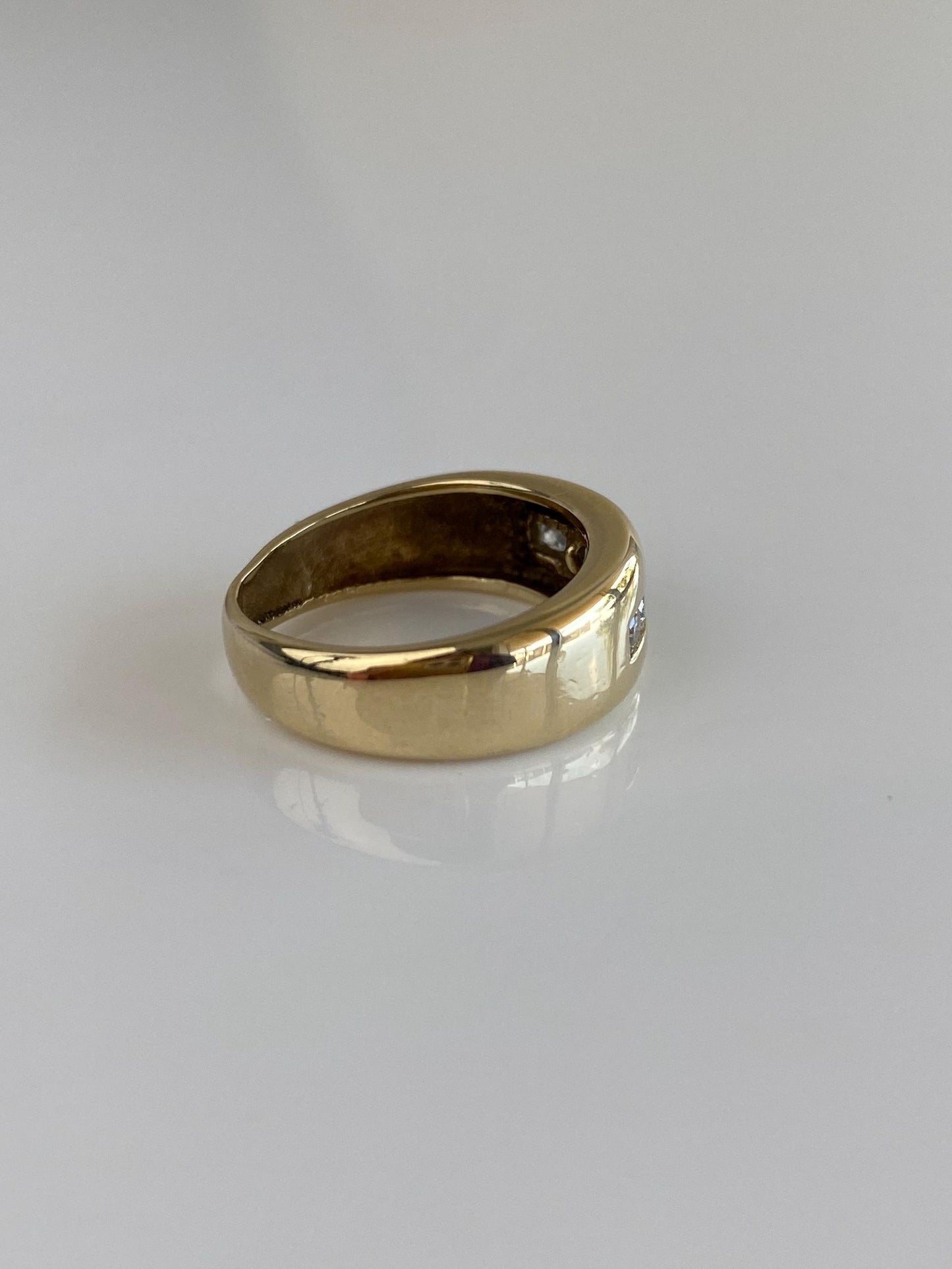 Vintage Solid 10k Yellow Gold Diamond Ring Band - Size 4.5