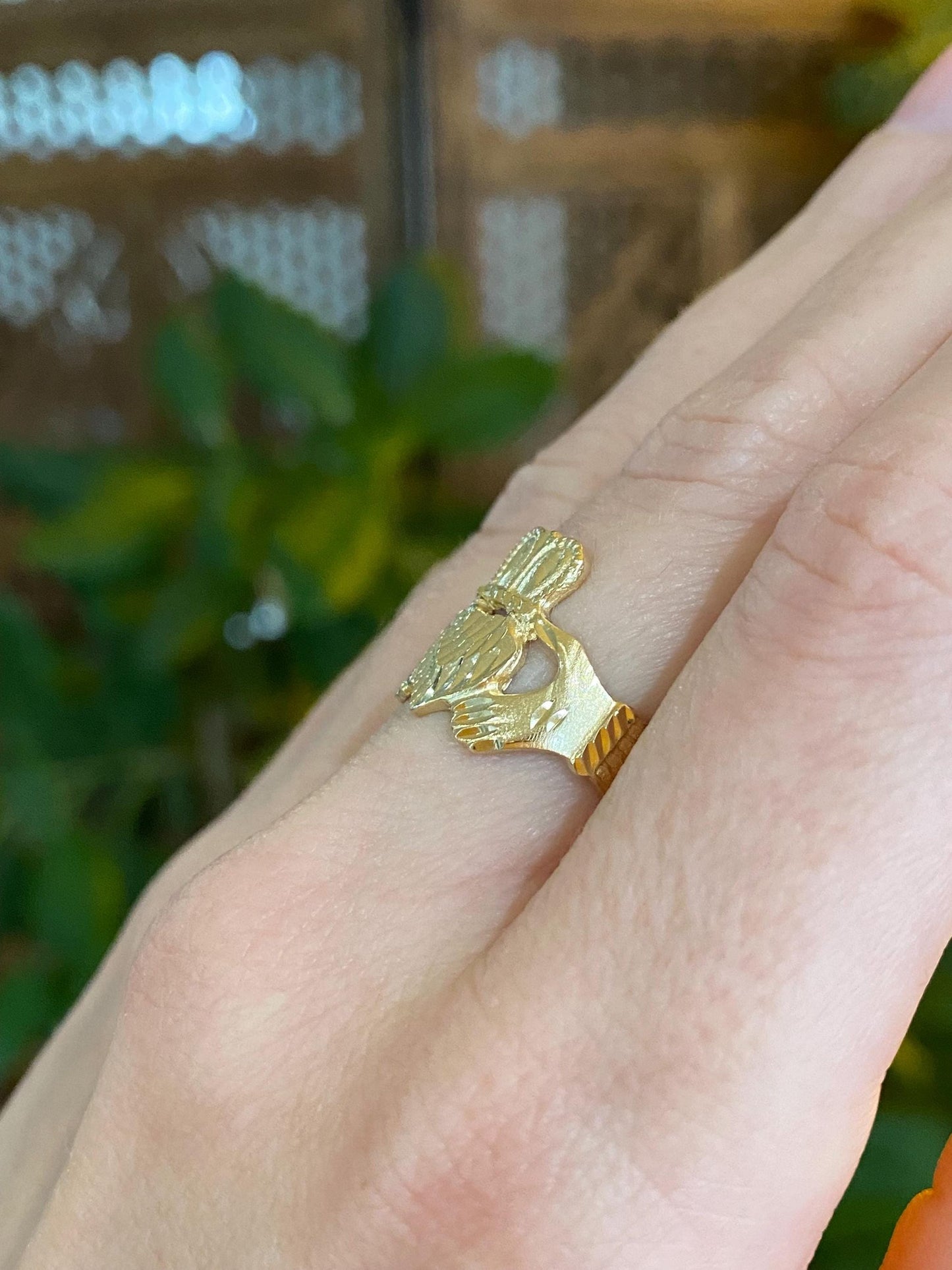 Vintage Solid 14k Yellow Gold Diamond Cut Claddaugh Ring - Size 6.25