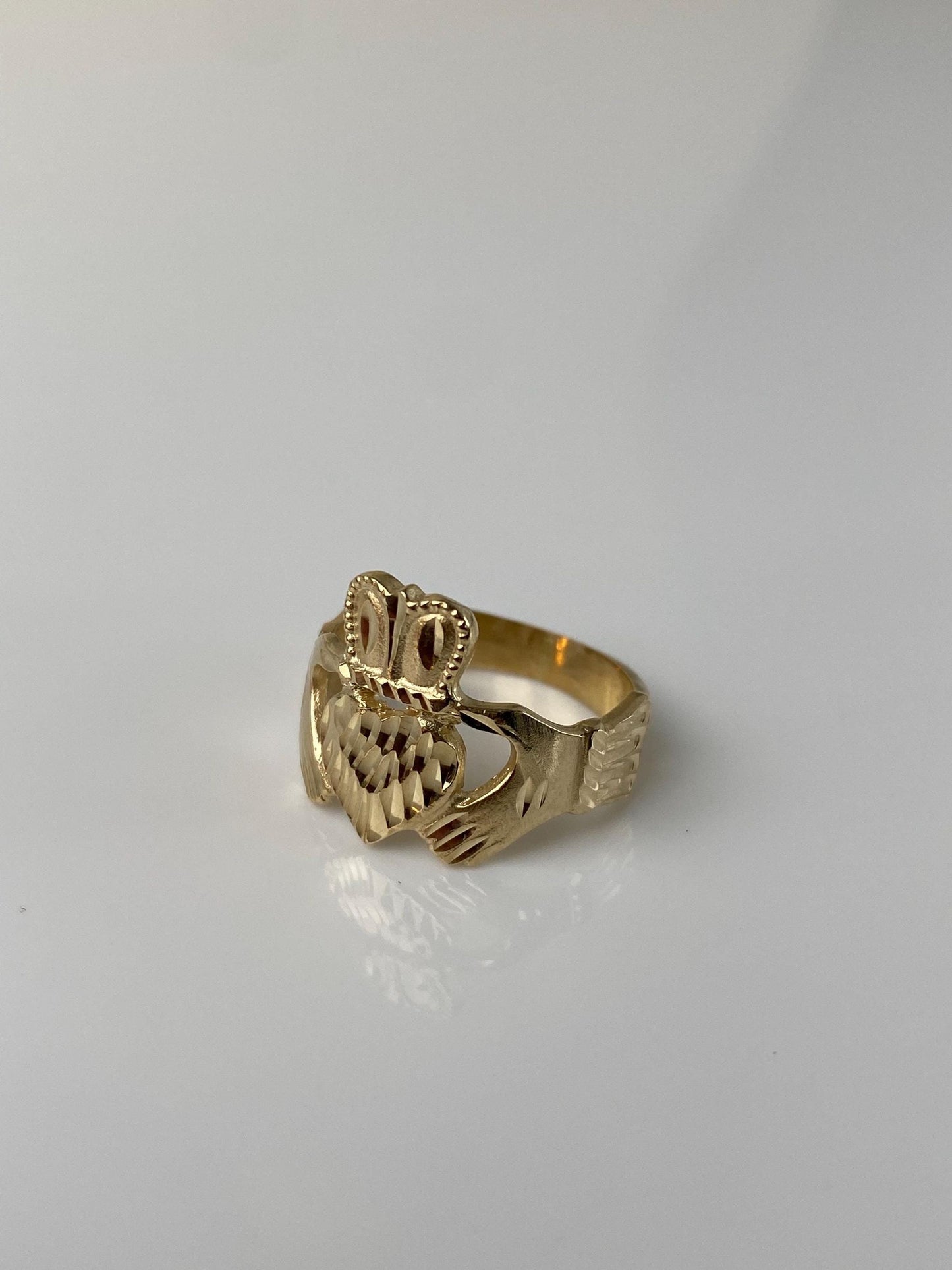 Vintage Solid 14k Yellow Gold Diamond Cut Claddaugh Ring - Size 6.25