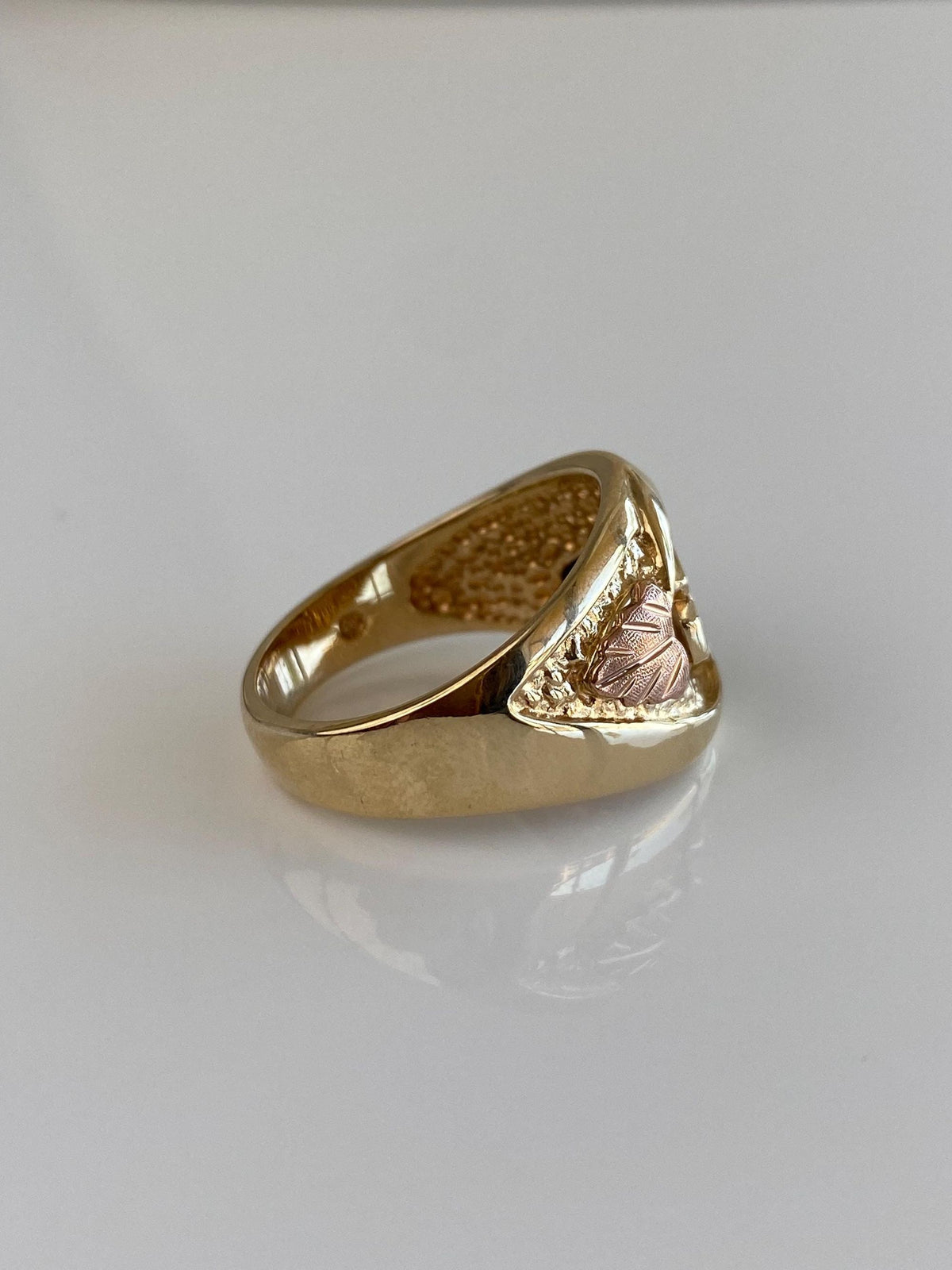 Solid 10k Black Hills Gold Leaves Black Enamel 'Harley Davidson' Ring - Size 9.75