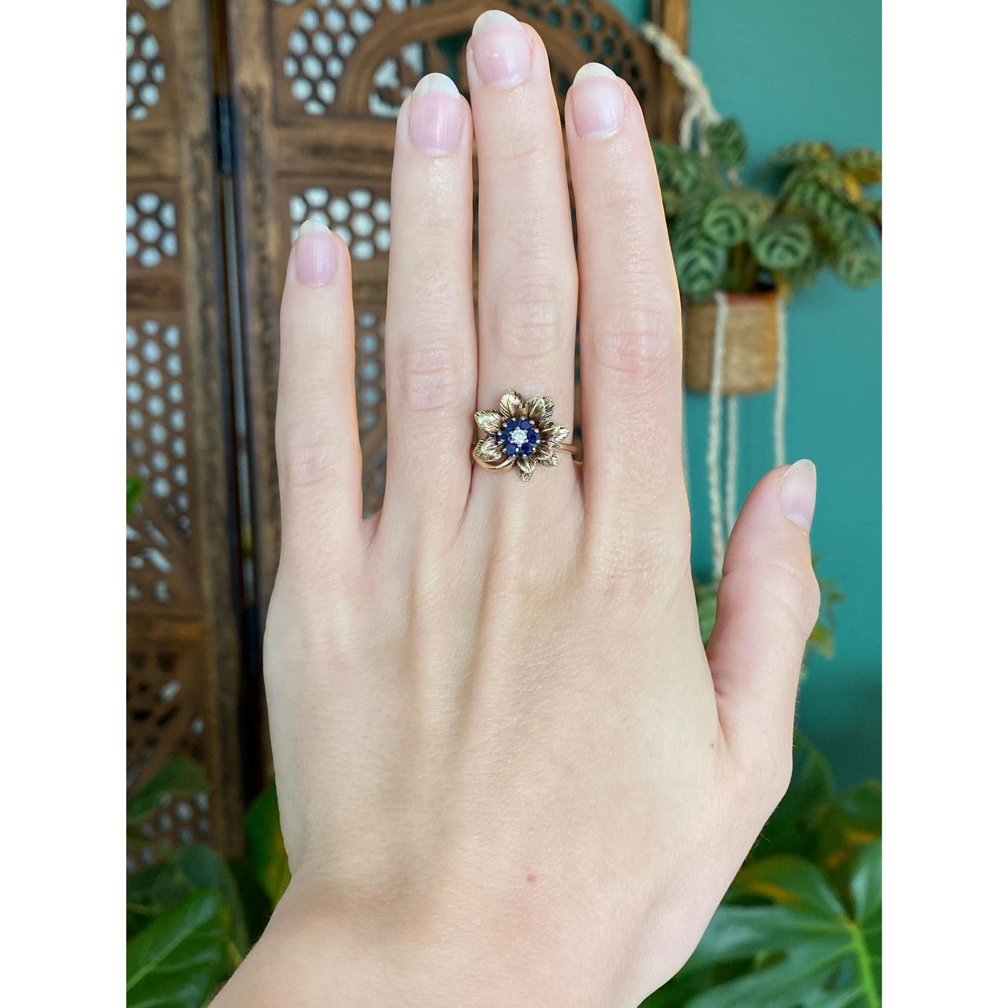 Vintage Solid 14k Yellow Gold Clear Sapphire Blue Spinel Flower Ring - Size 6