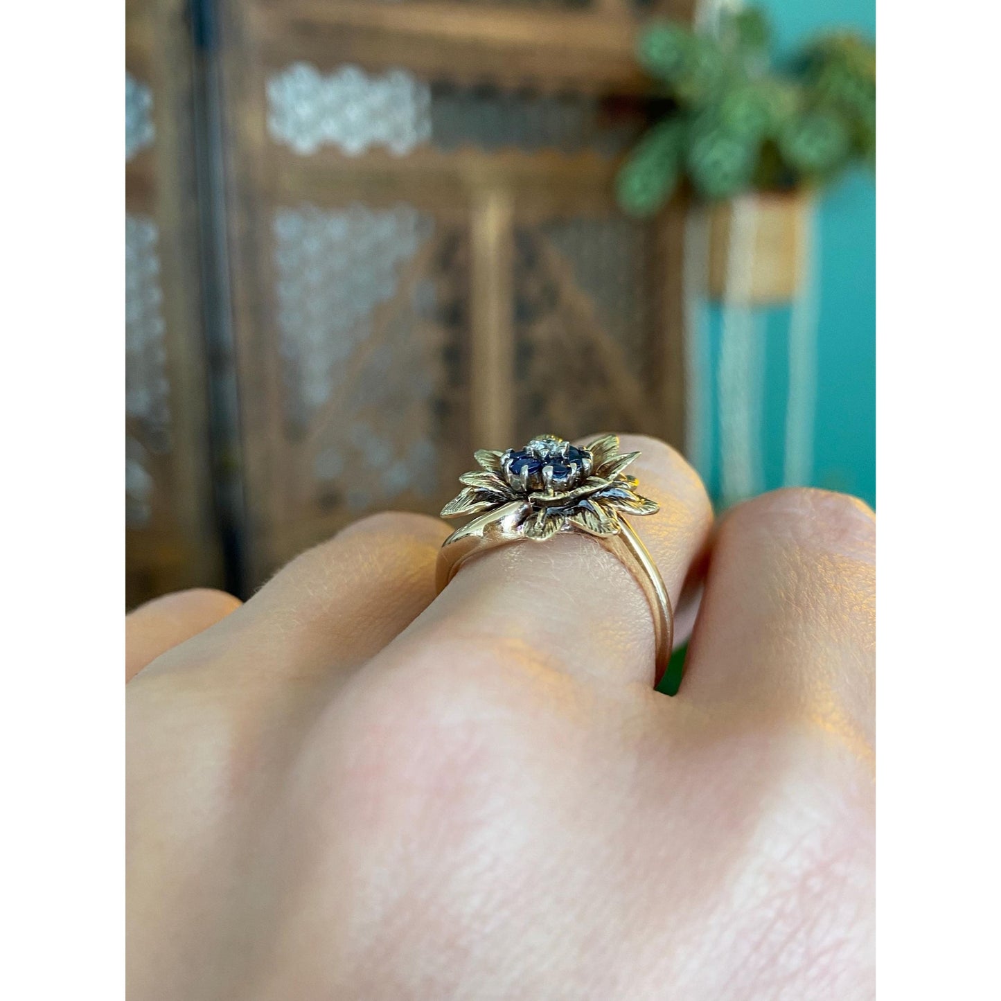 Vintage Solid 14k Yellow Gold Clear Sapphire Blue Spinel Flower Ring - Size 6