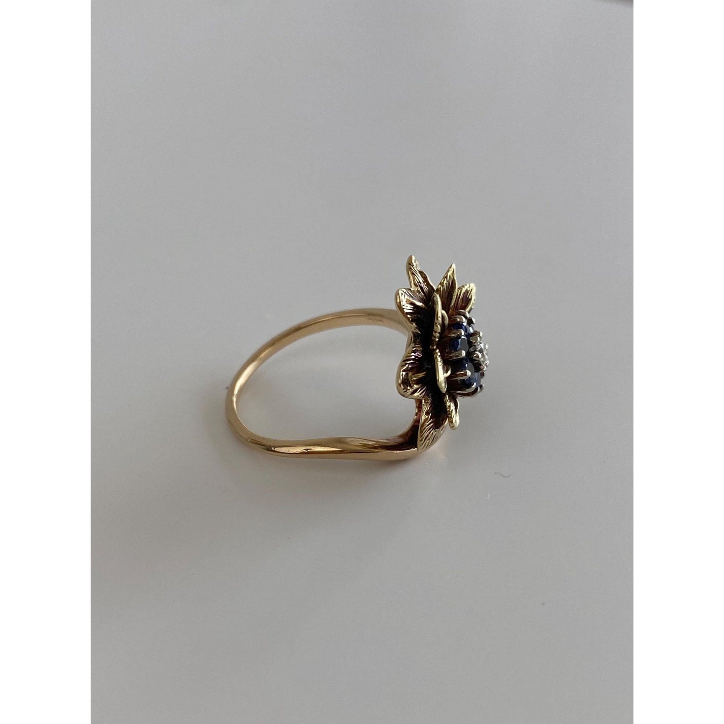 Vintage Solid 14k Yellow Gold Clear Sapphire Blue Spinel Flower Ring - Size 6